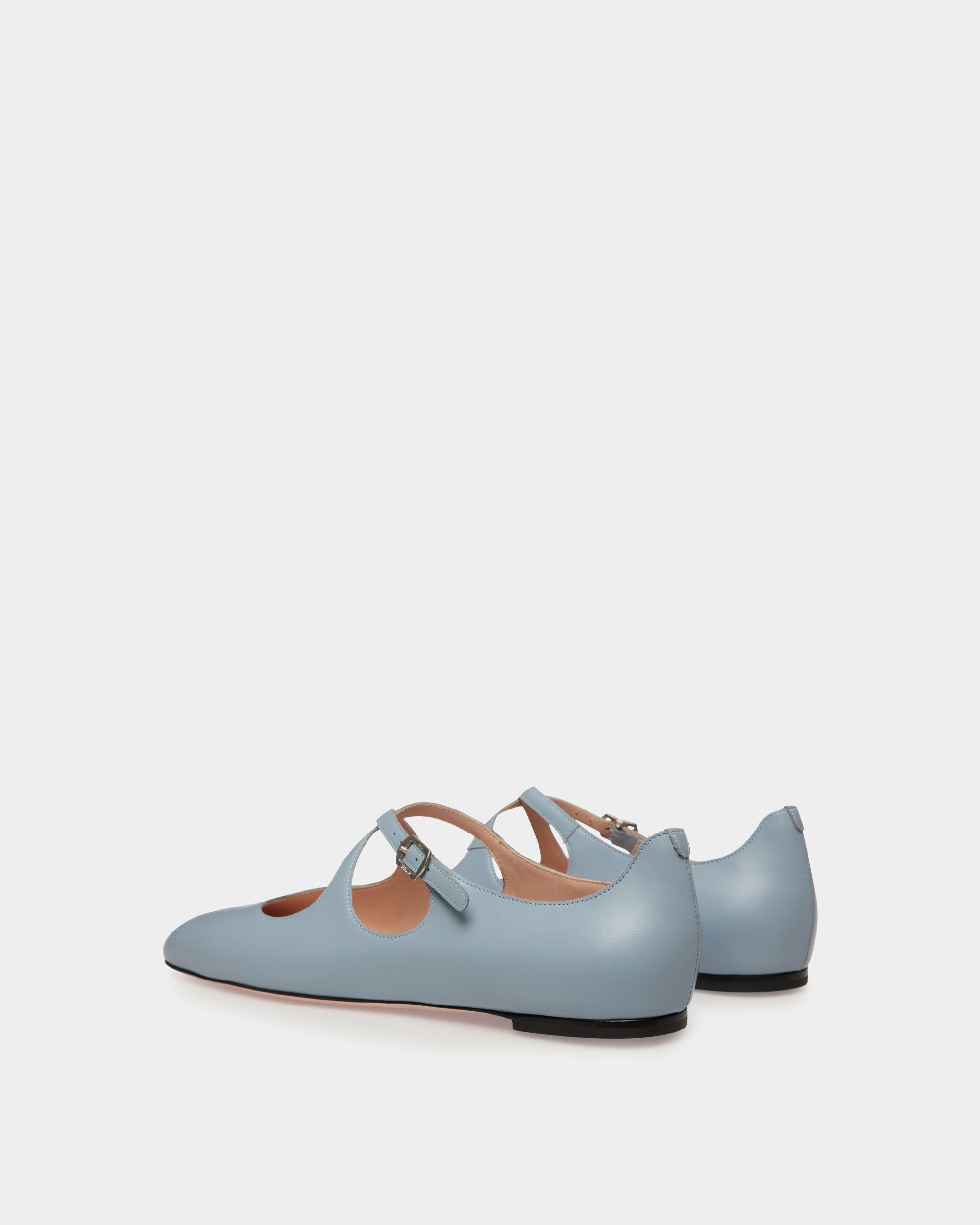 Bally Global - Chaussure À Talon Plat Ballyrina En Cuir Light Blue - Bleu