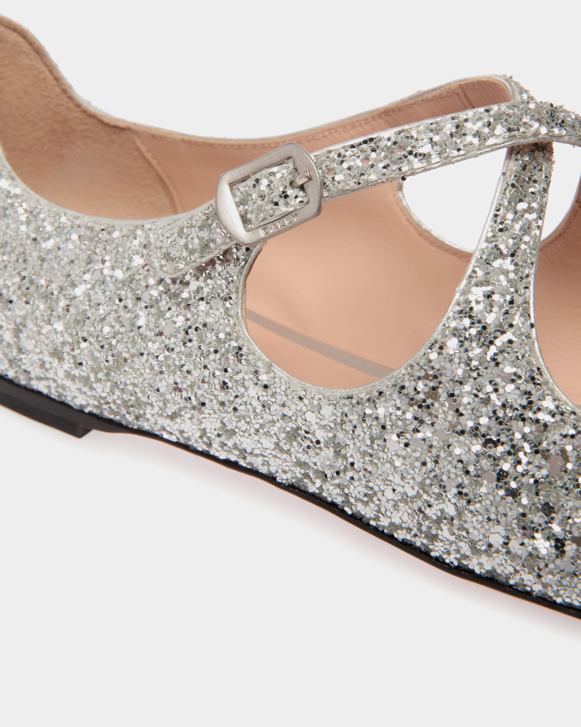 Bally Global - Chaussure À Talon Plat Ballyrina À Paillettes Couleur Argent - Argent