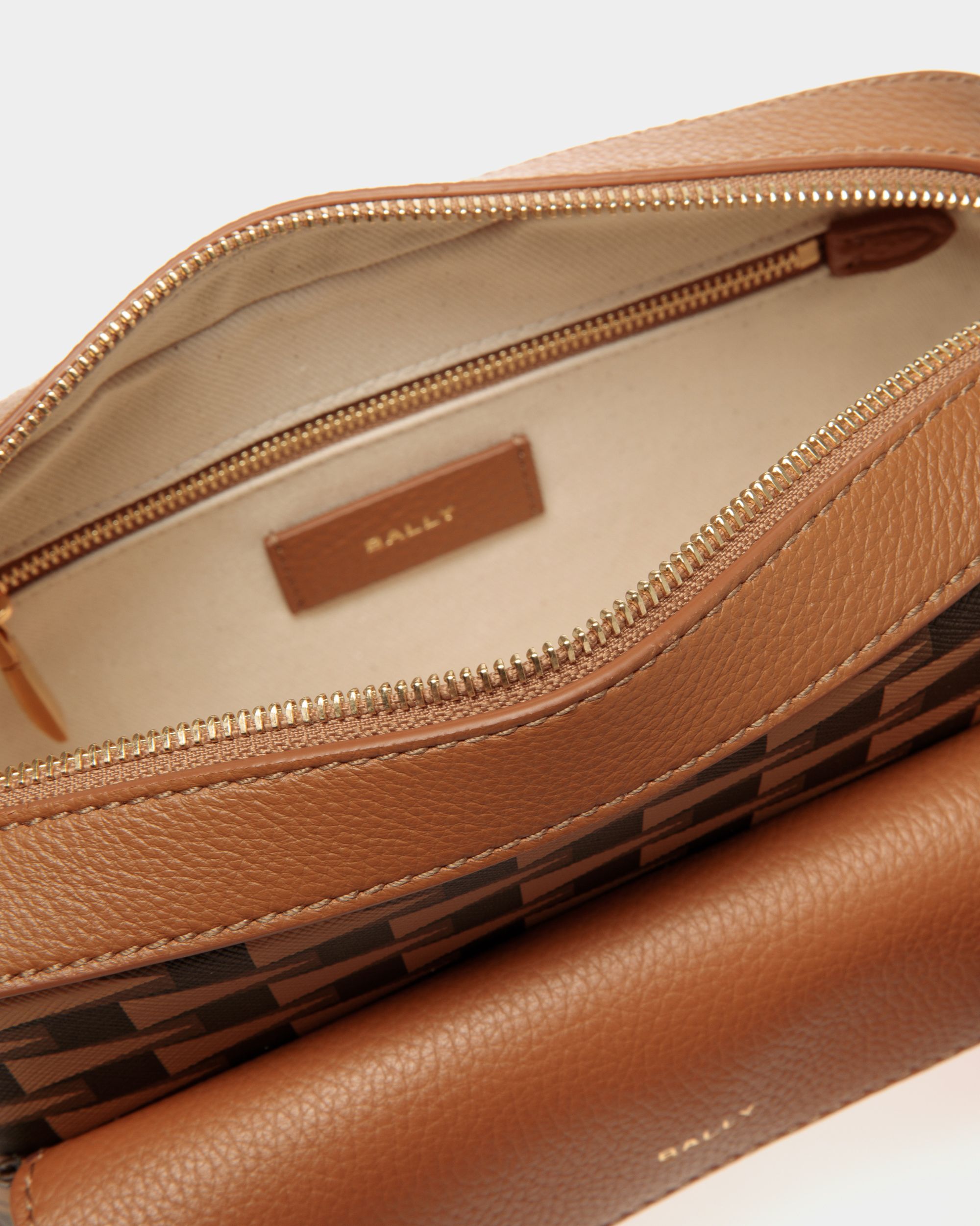 Bally Global - Bandolera Pennant De Tpu Color Desierto - Marrón