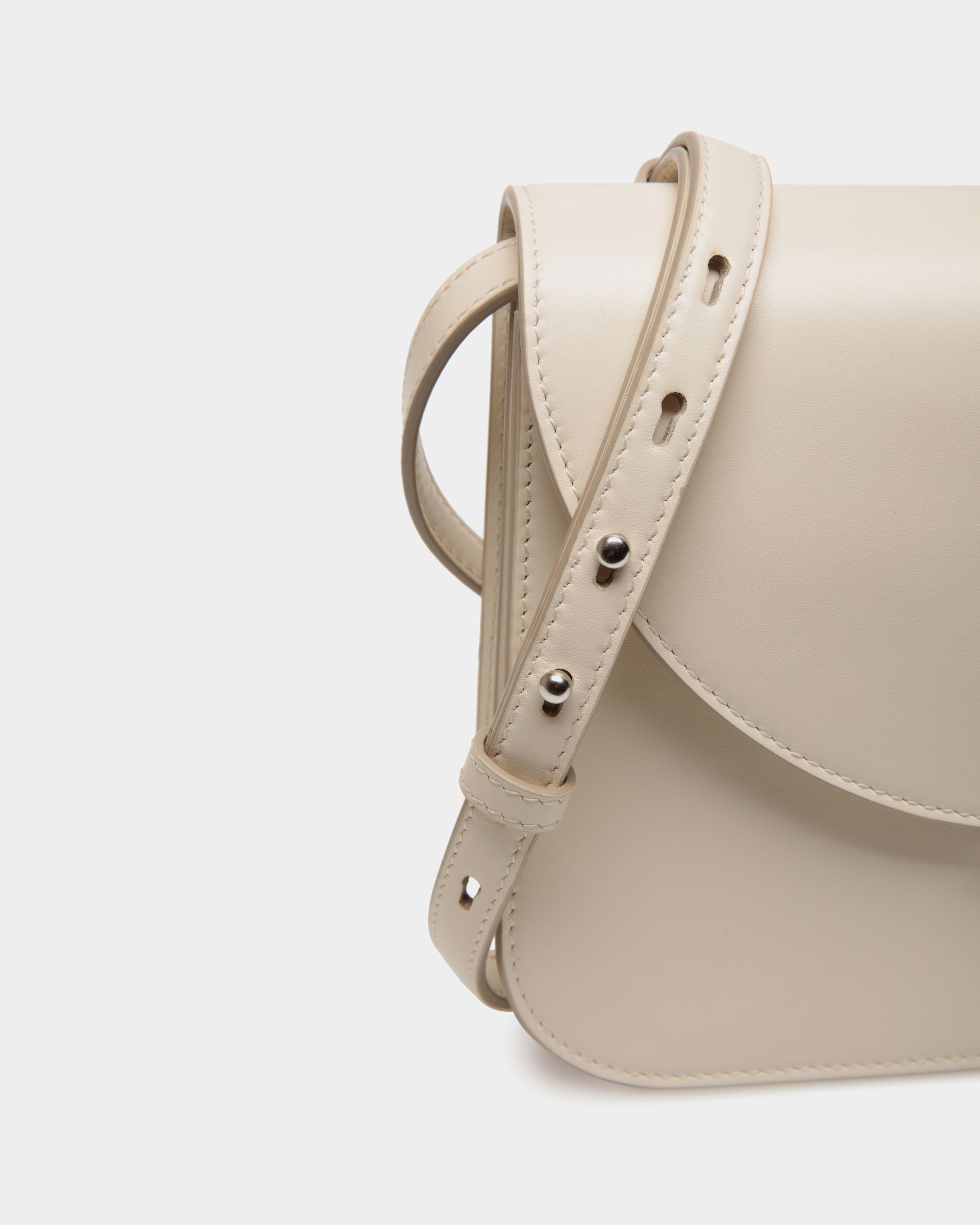 Bally Global - Sac À Bandoulière Ollam En Cuir Blanc - Blanc