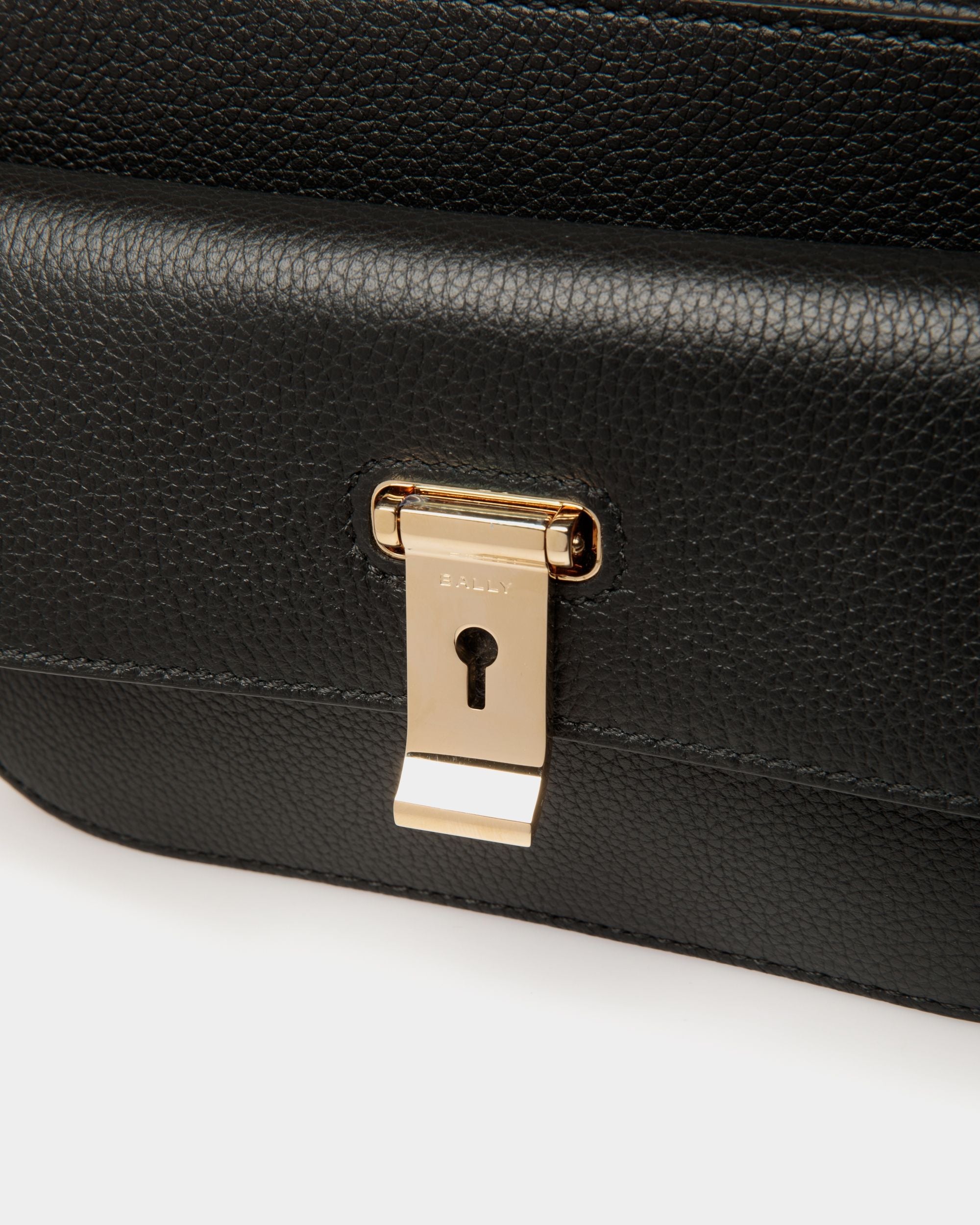 Bally Global - Petit Sac À Bandoulière Lock Me En Cuir Grainé Noir - Noir
