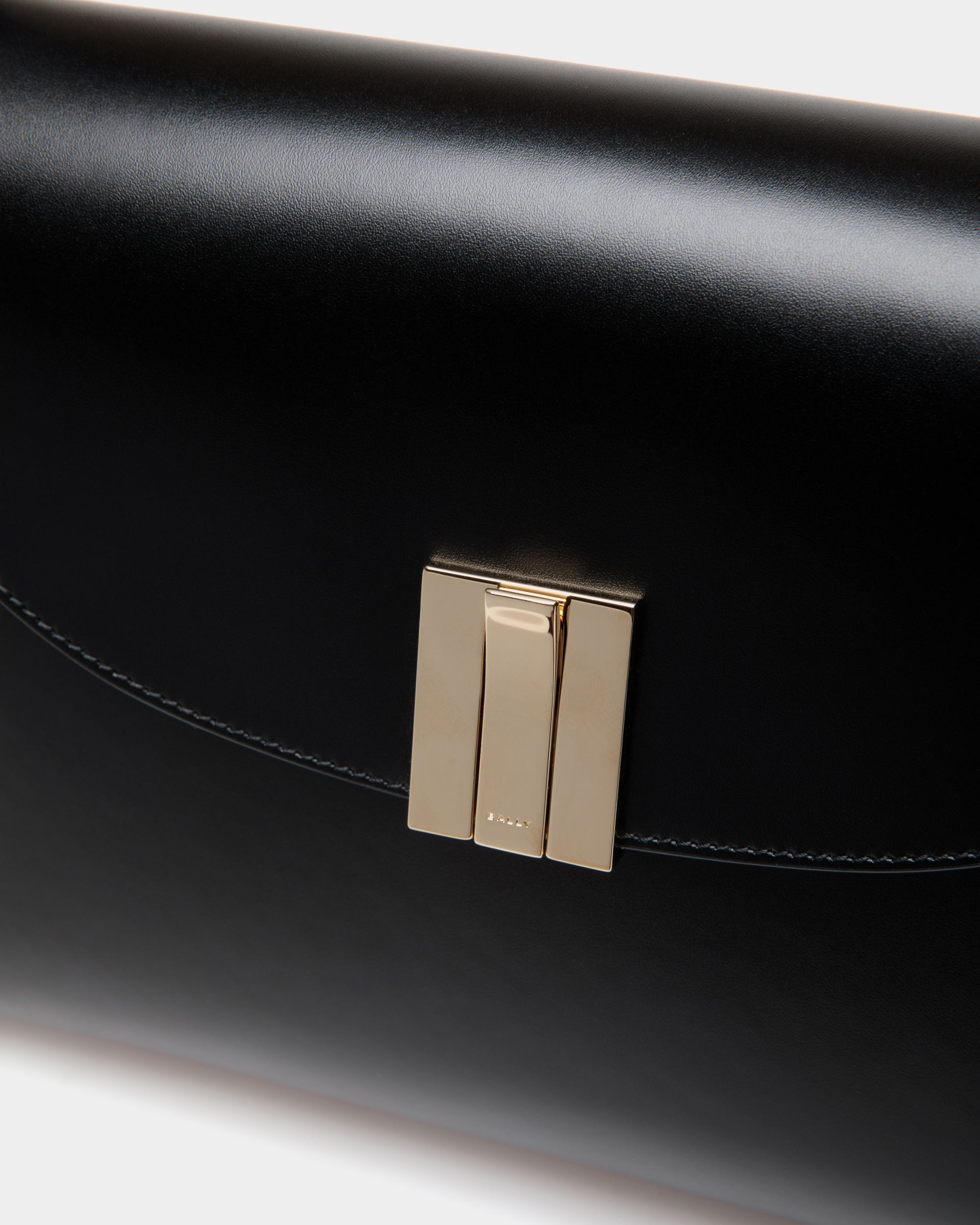 Bally Global - Sac D'épaule Ollam En Cuir Noir - Noir