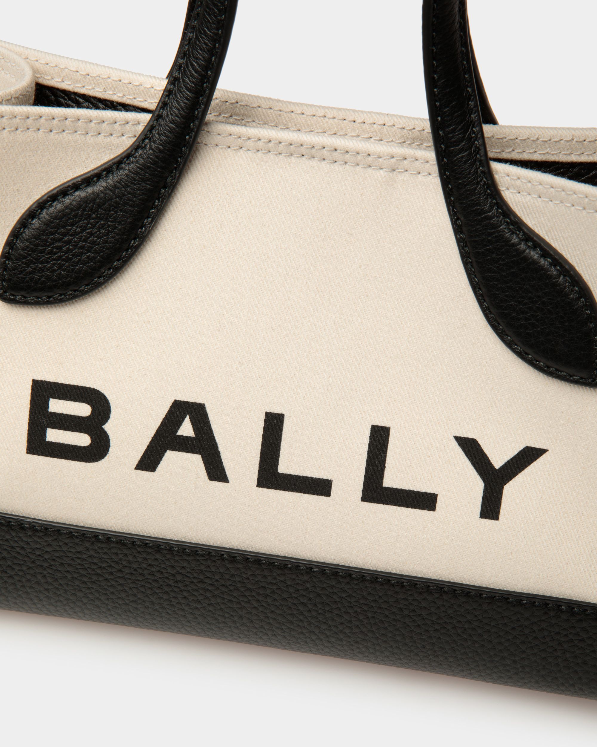 Bally Global - Bar Minibag In Natural And Black Fabric - Beige