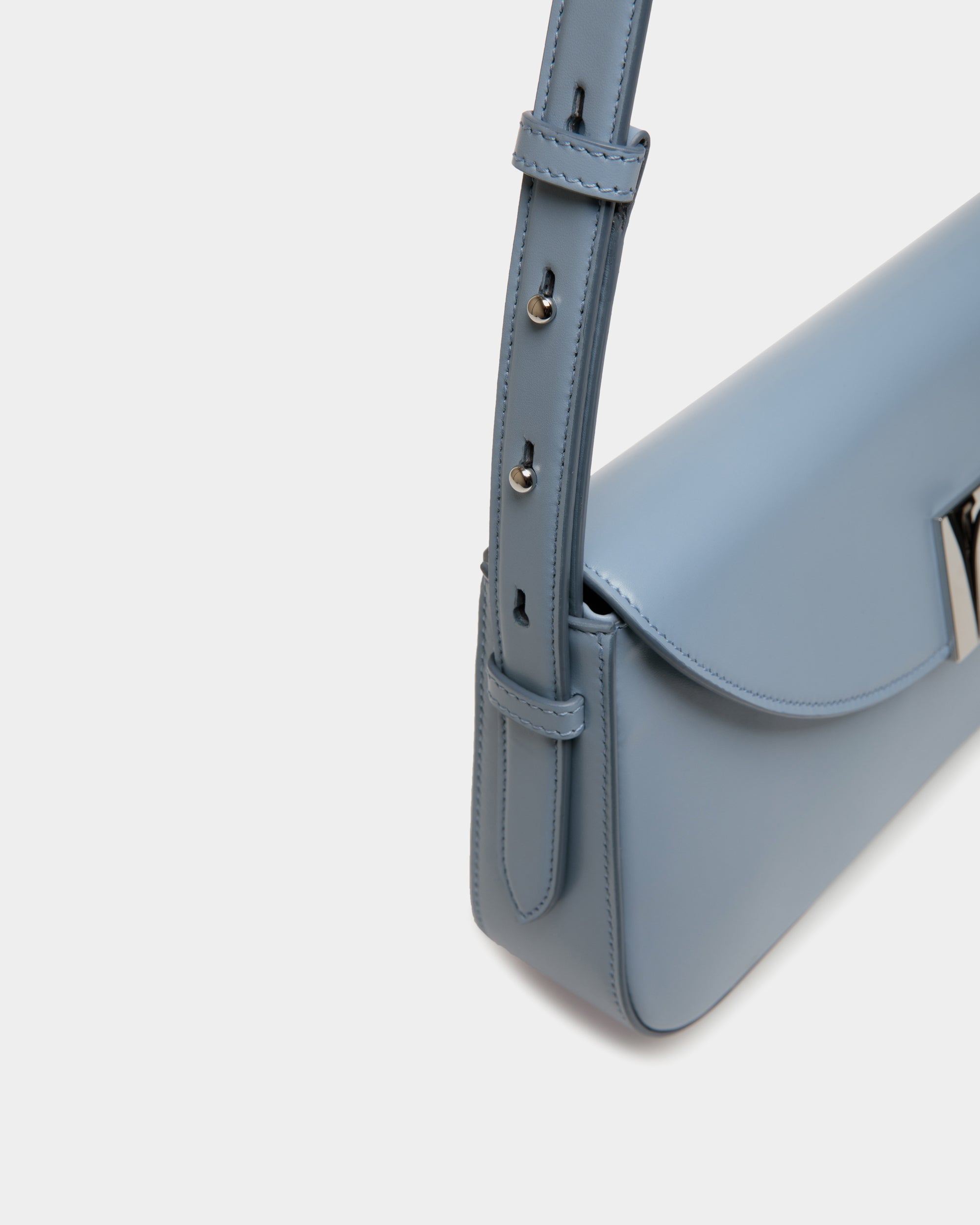 Bally Global - Petit Sac D'épaule Ollam En Cuir Light Blue - Bleu