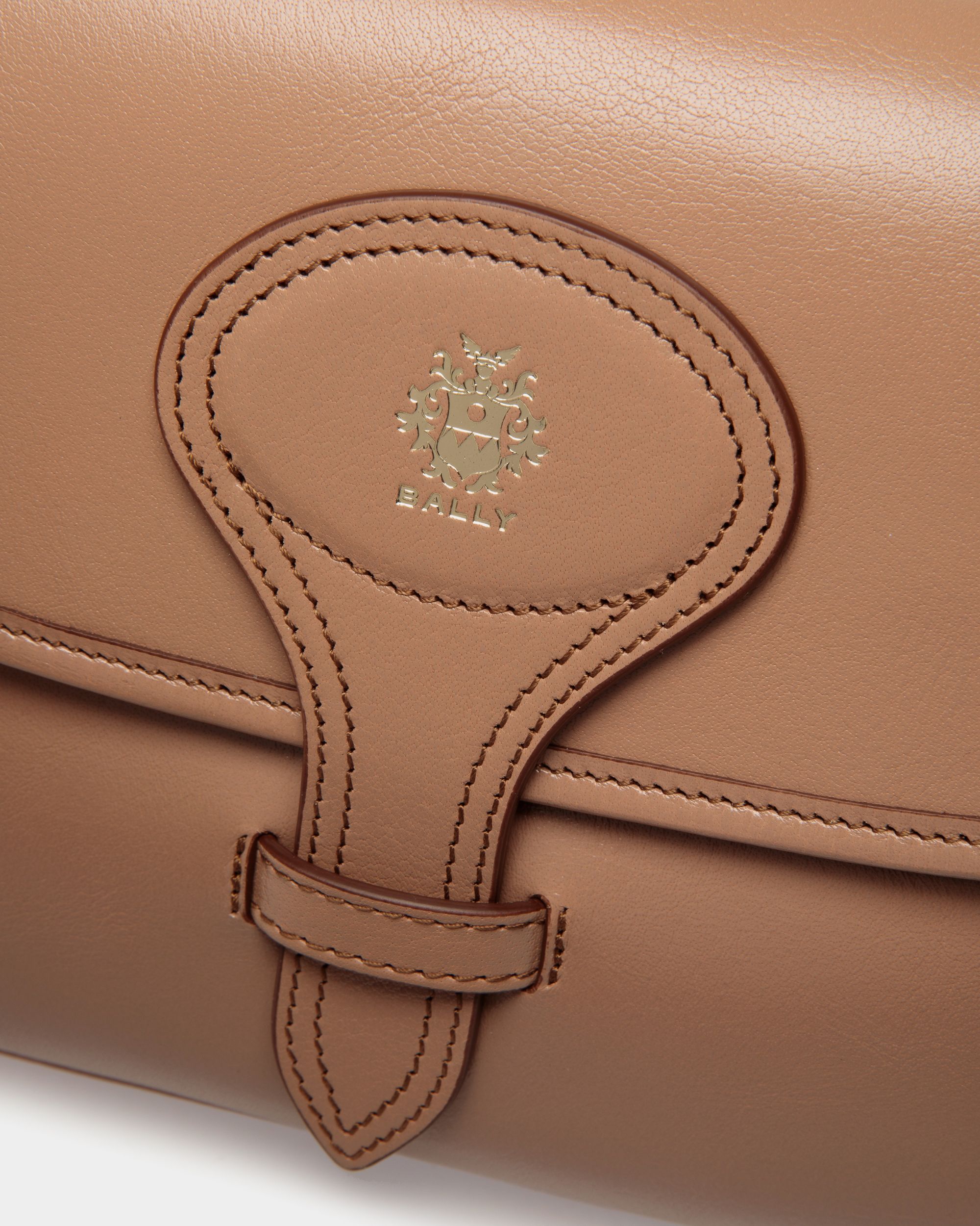 Bally Global - Sac À Bandoulière Beckett En Cuir Praline Beige - Beige