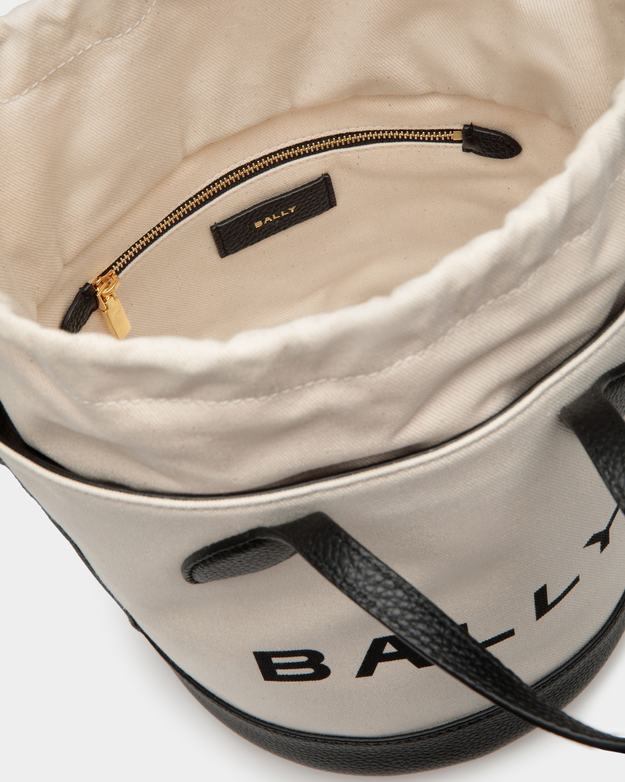 Bally Global - Bolso Cubo Bar De Tela Color Natural Y Negro - Blanco