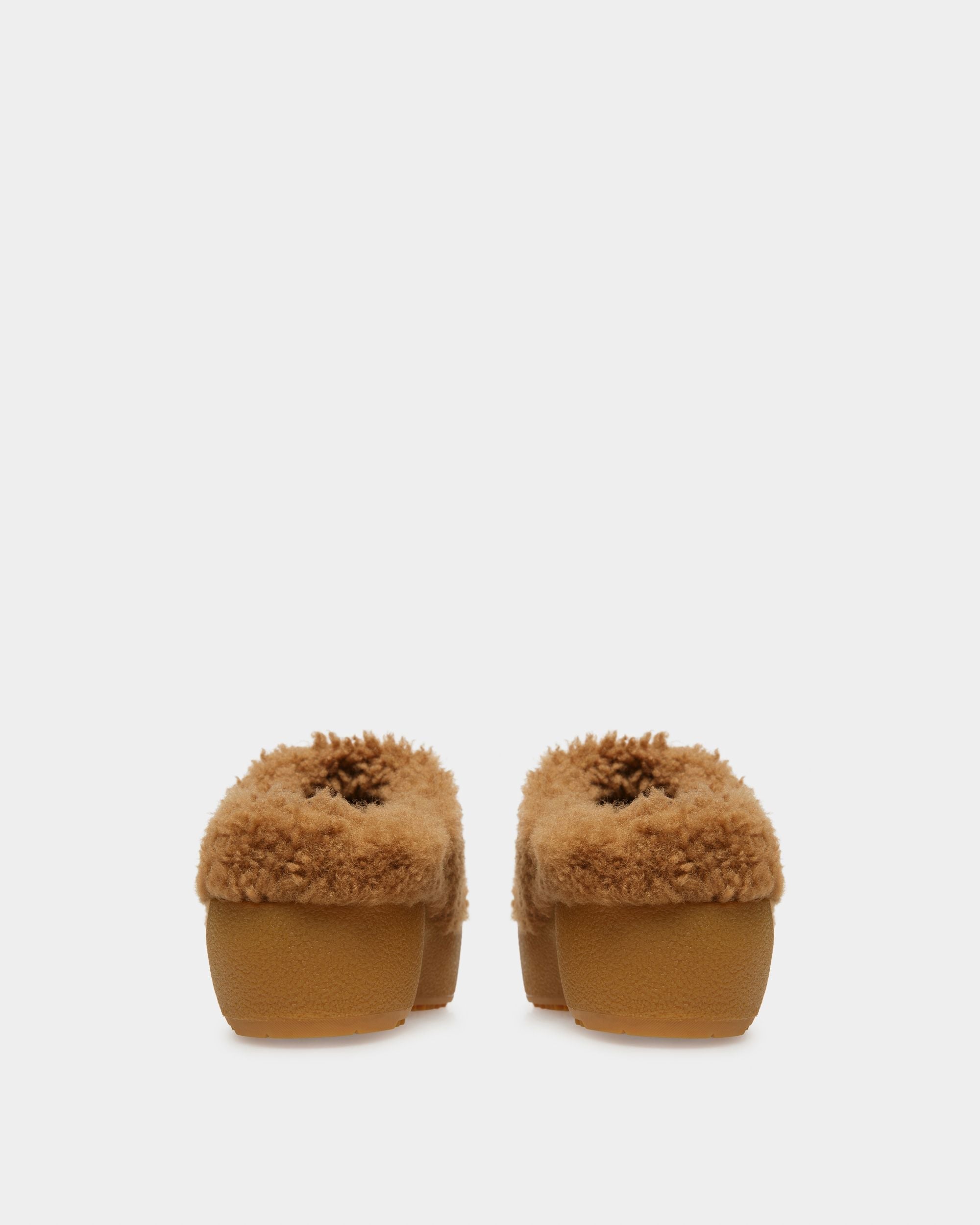 Bally Global - Mule Collection Curling En Peau De Mouton Retournée Camel - Beige