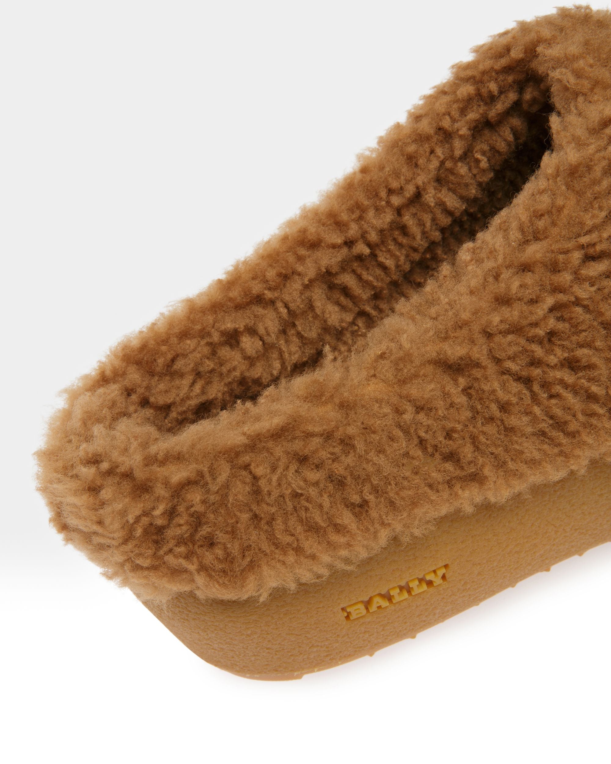 Bally Global - Mule Collection Curling En Peau De Mouton Retournée Camel - Beige