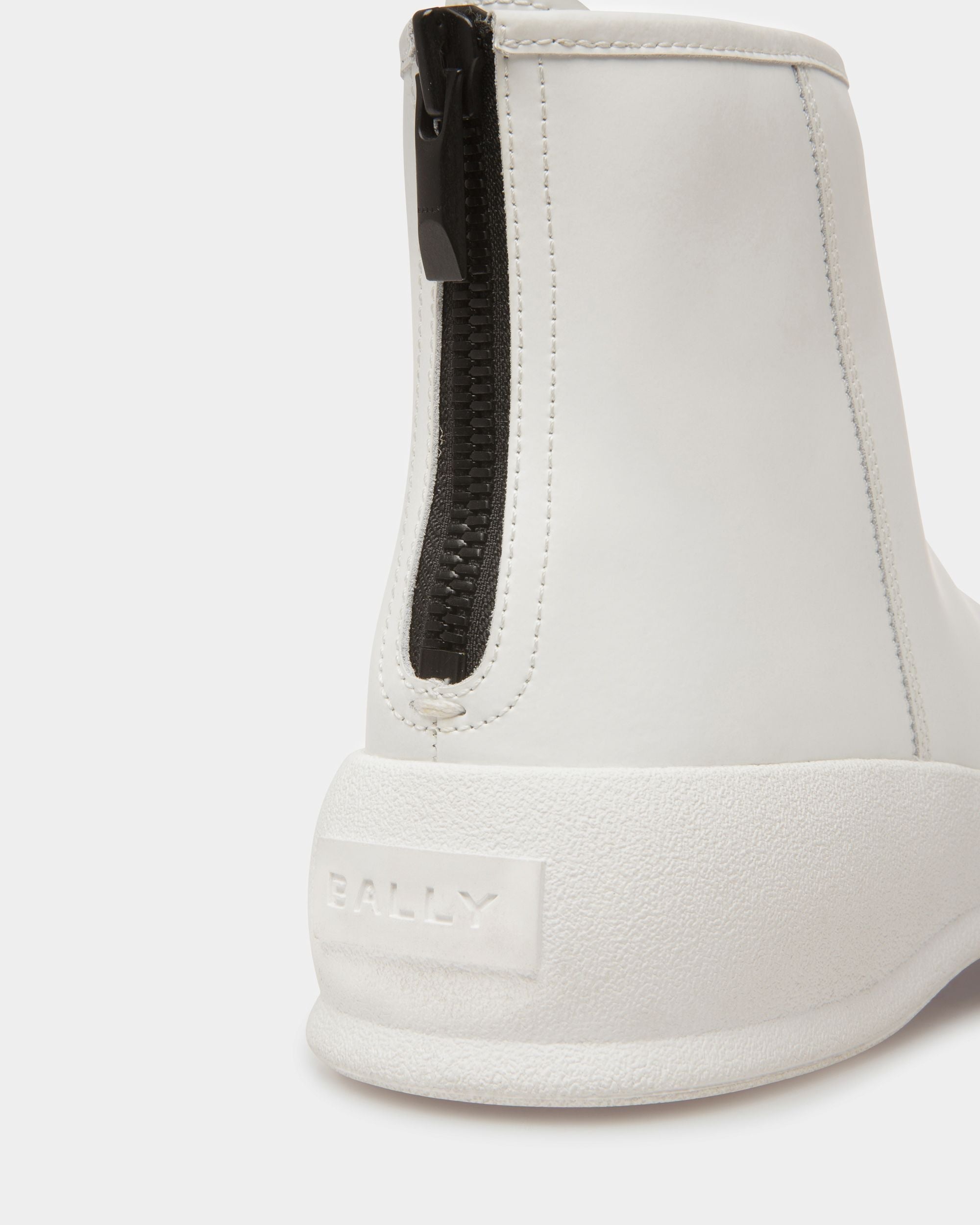 Bally Global - Botas Frei De Piel Laminada De Goma Blanca - Blanco