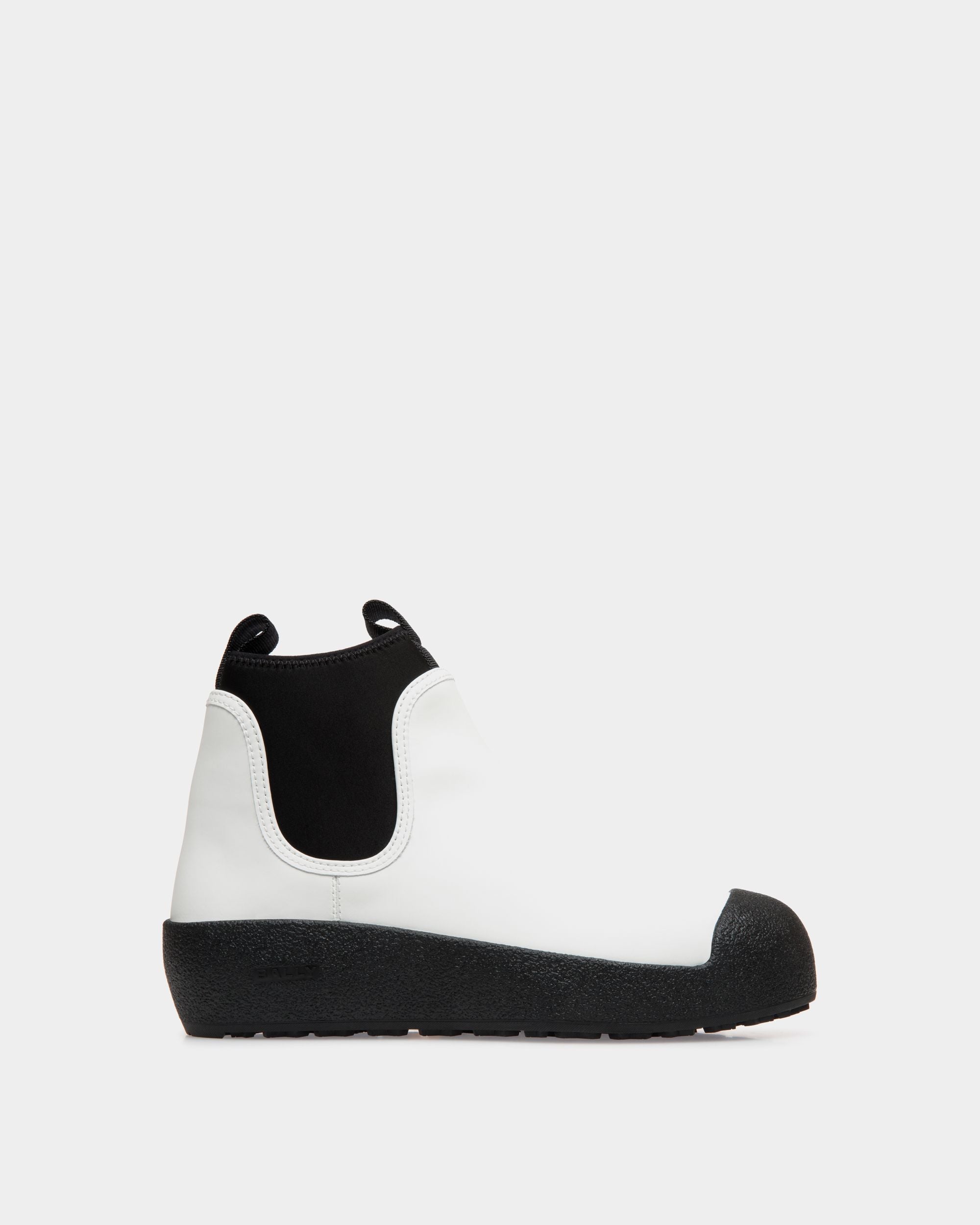 Bally Global - Bally Curling Booties In White Leather - White