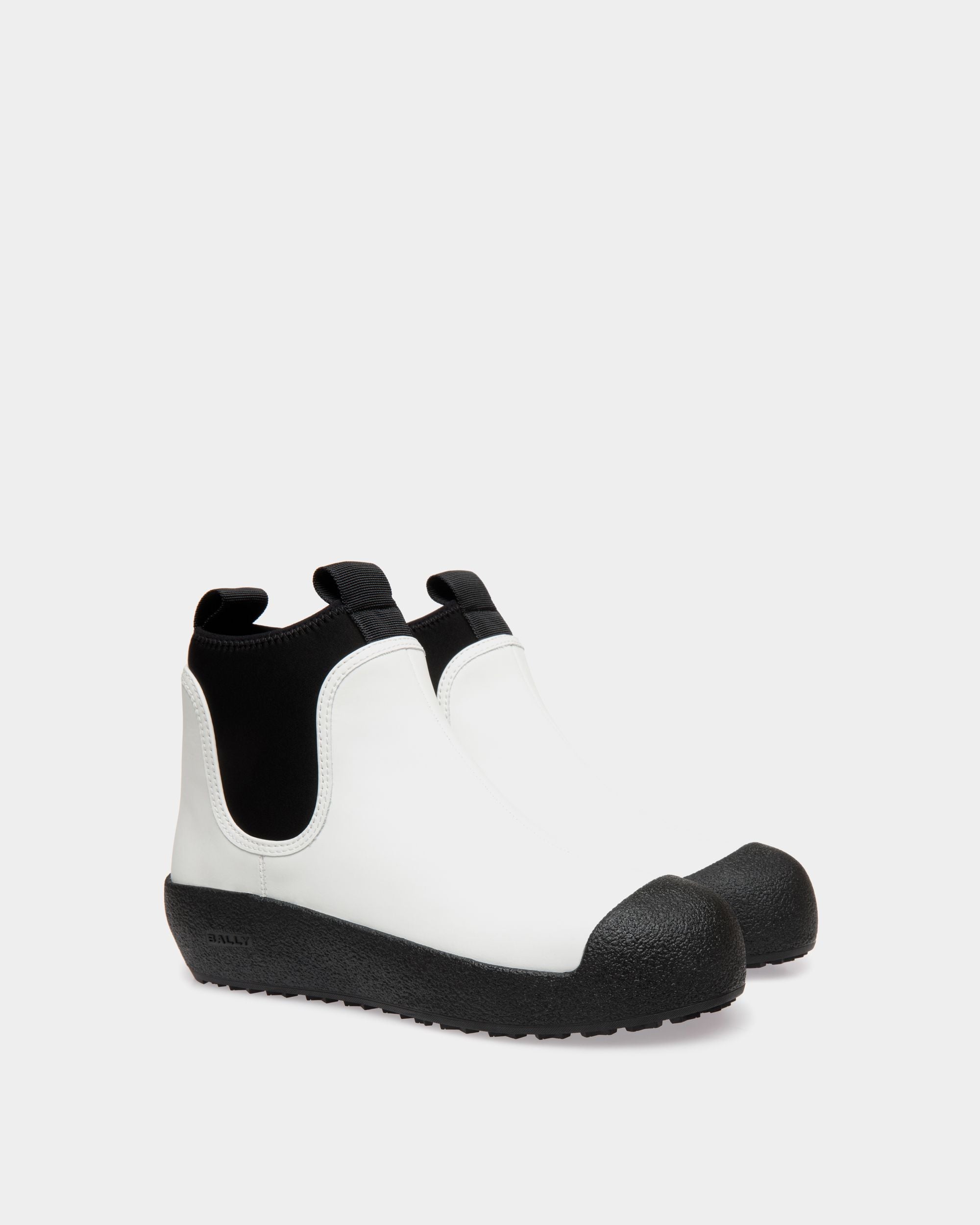 Bally Global - Bally Curling Booties In White Leather - White