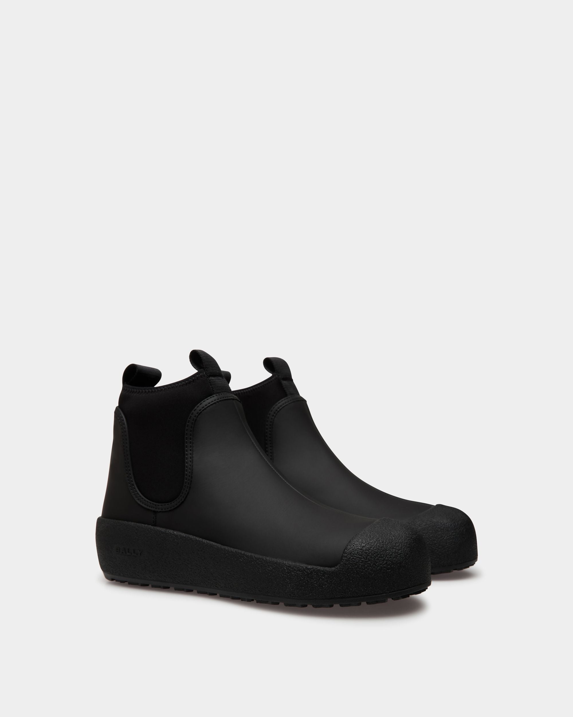 Bally Global - Botín Bally Curling De Piel Engomada Negra Para Mujer - Negro