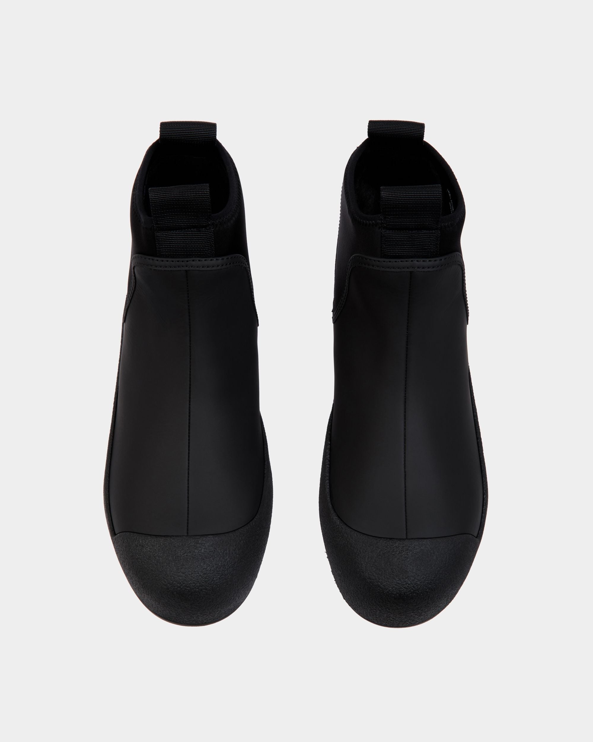 Bally Global - Botín Bally Curling De Piel Engomada Negra Para Mujer - Negro