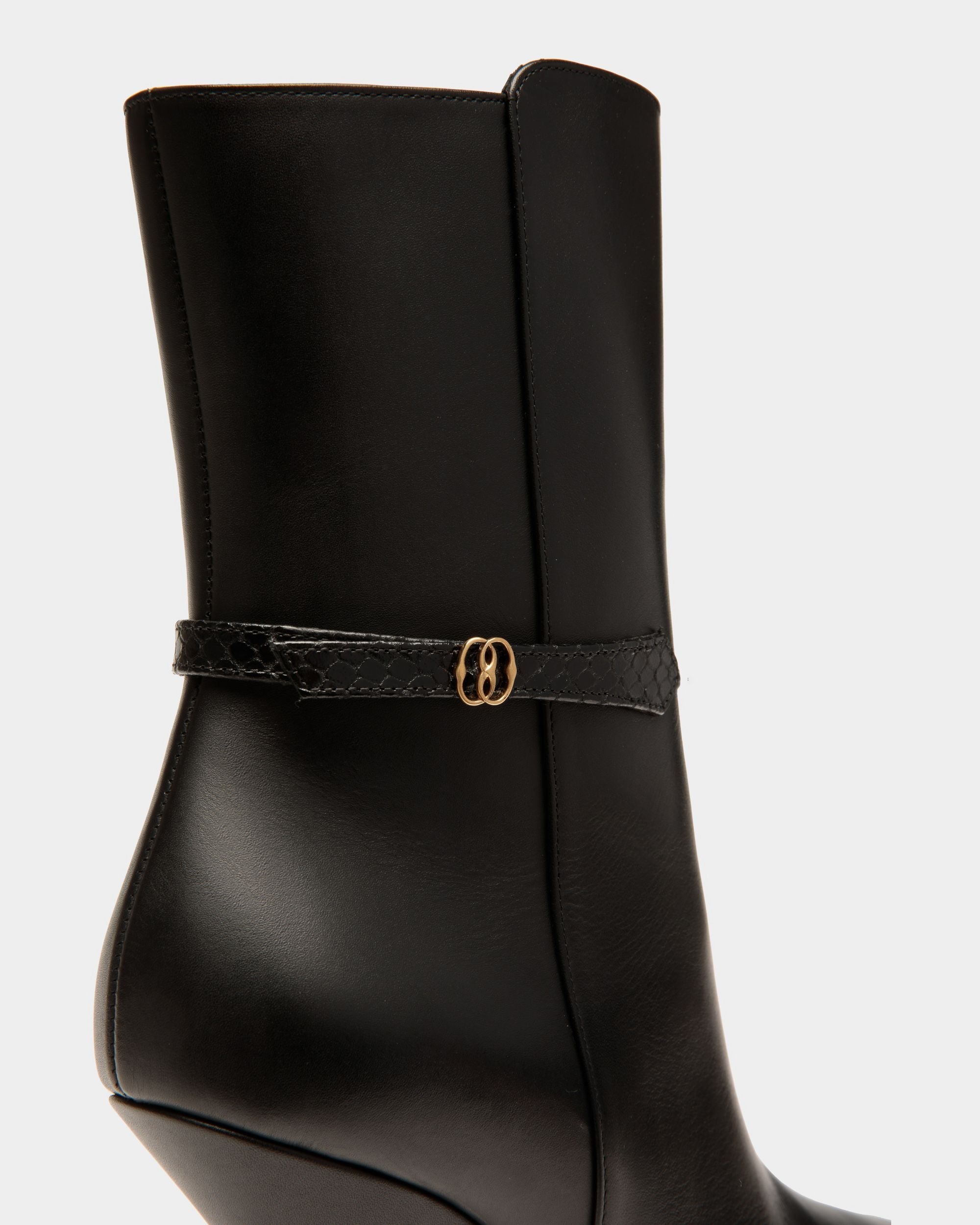 Bally Global - Odeya Boots In Black Leather - Negro