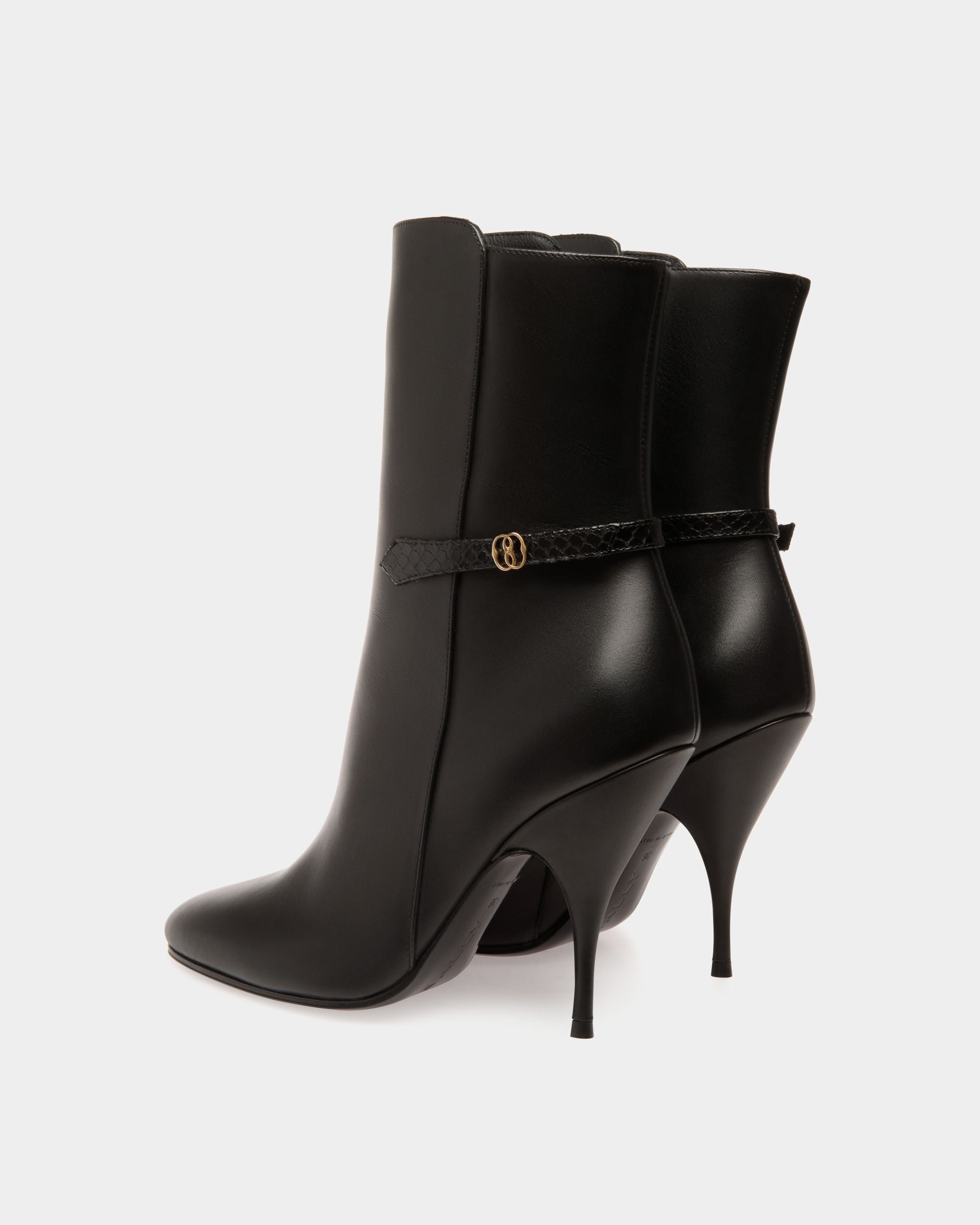 Bally Global - Yconic Booties In Black Leather - Black