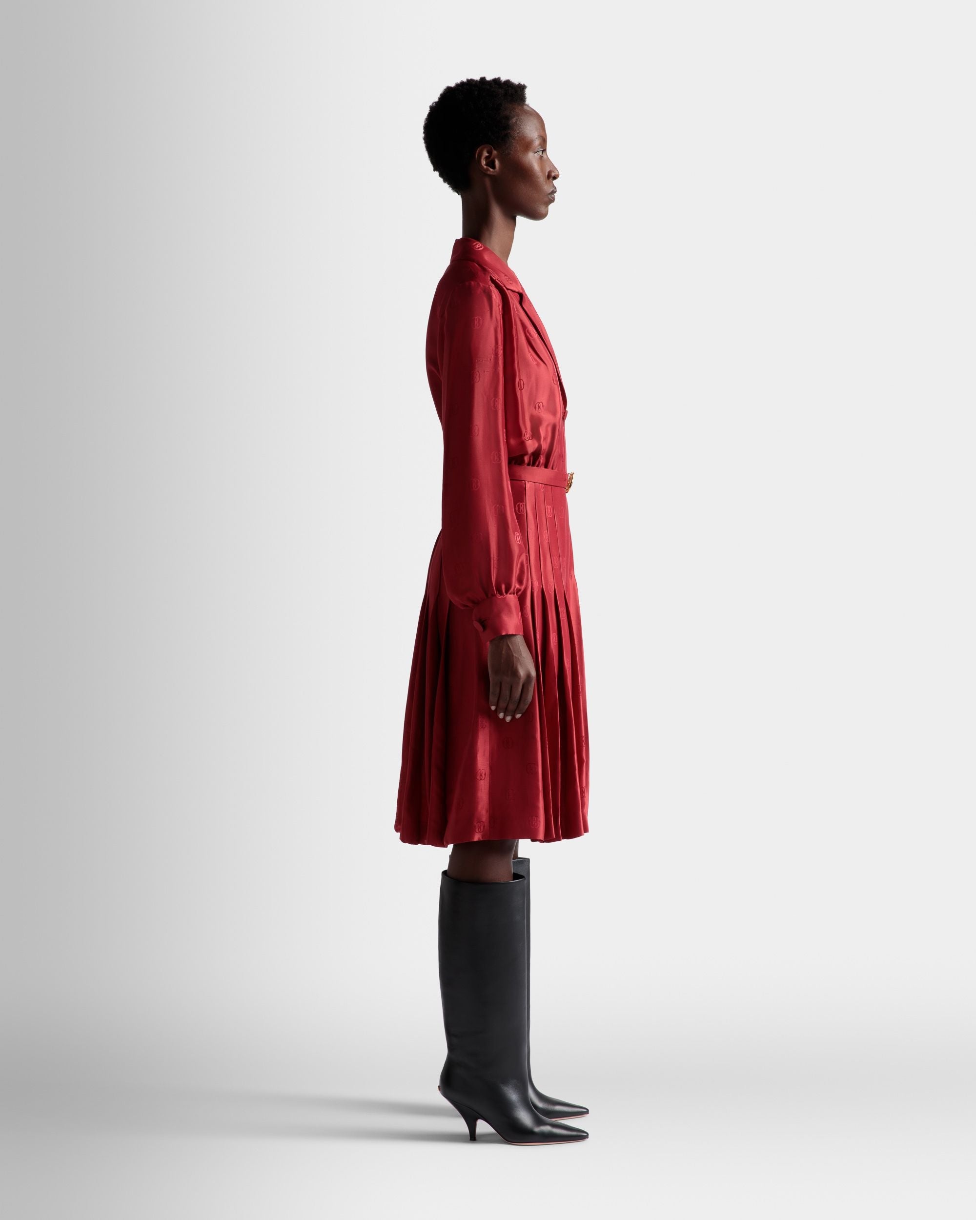 Bally Global - Robe avec ceinture Emblem En soie rubis profond - Rouge