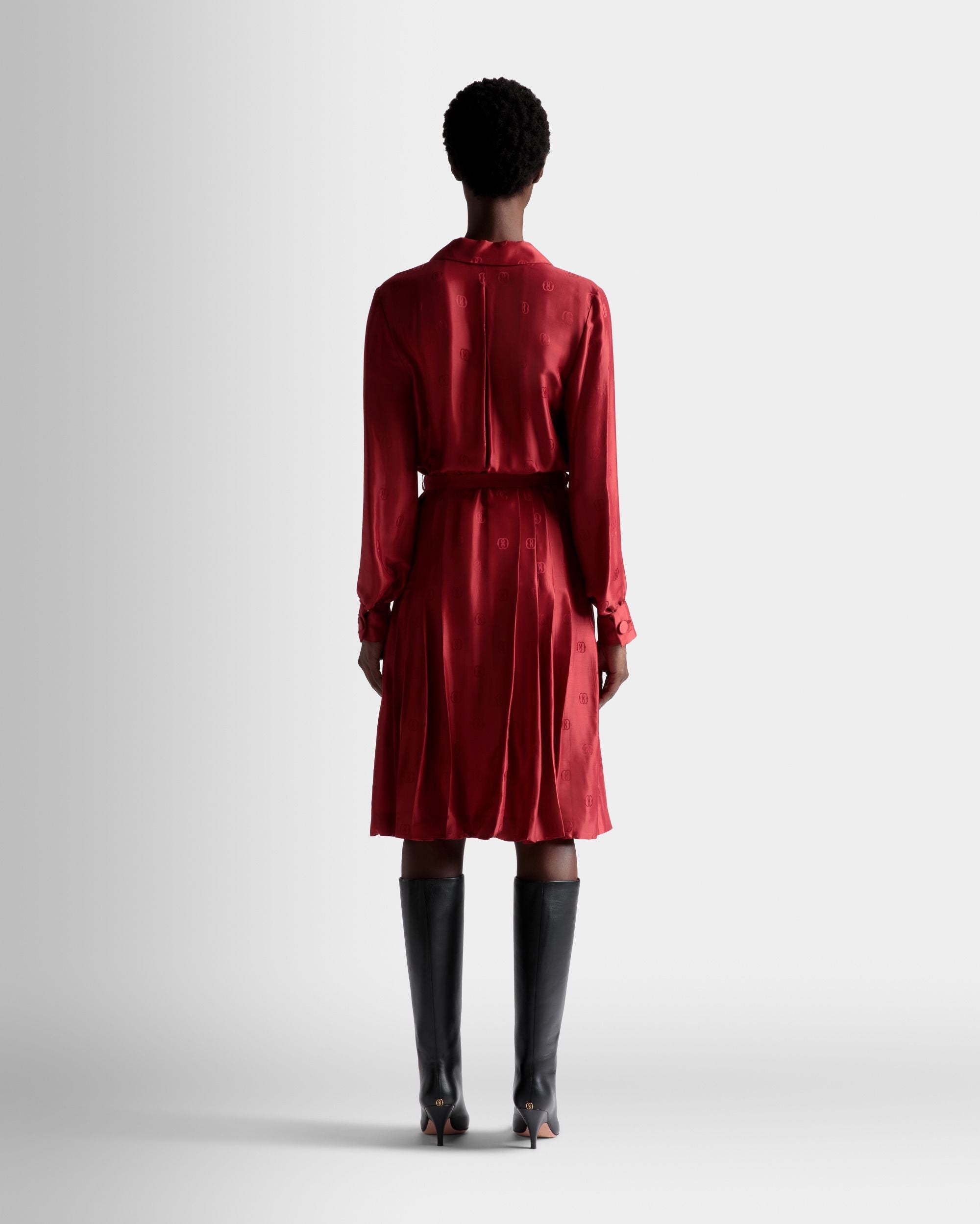 Bally Global - Robe avec ceinture Emblem En soie rubis profond - Rouge