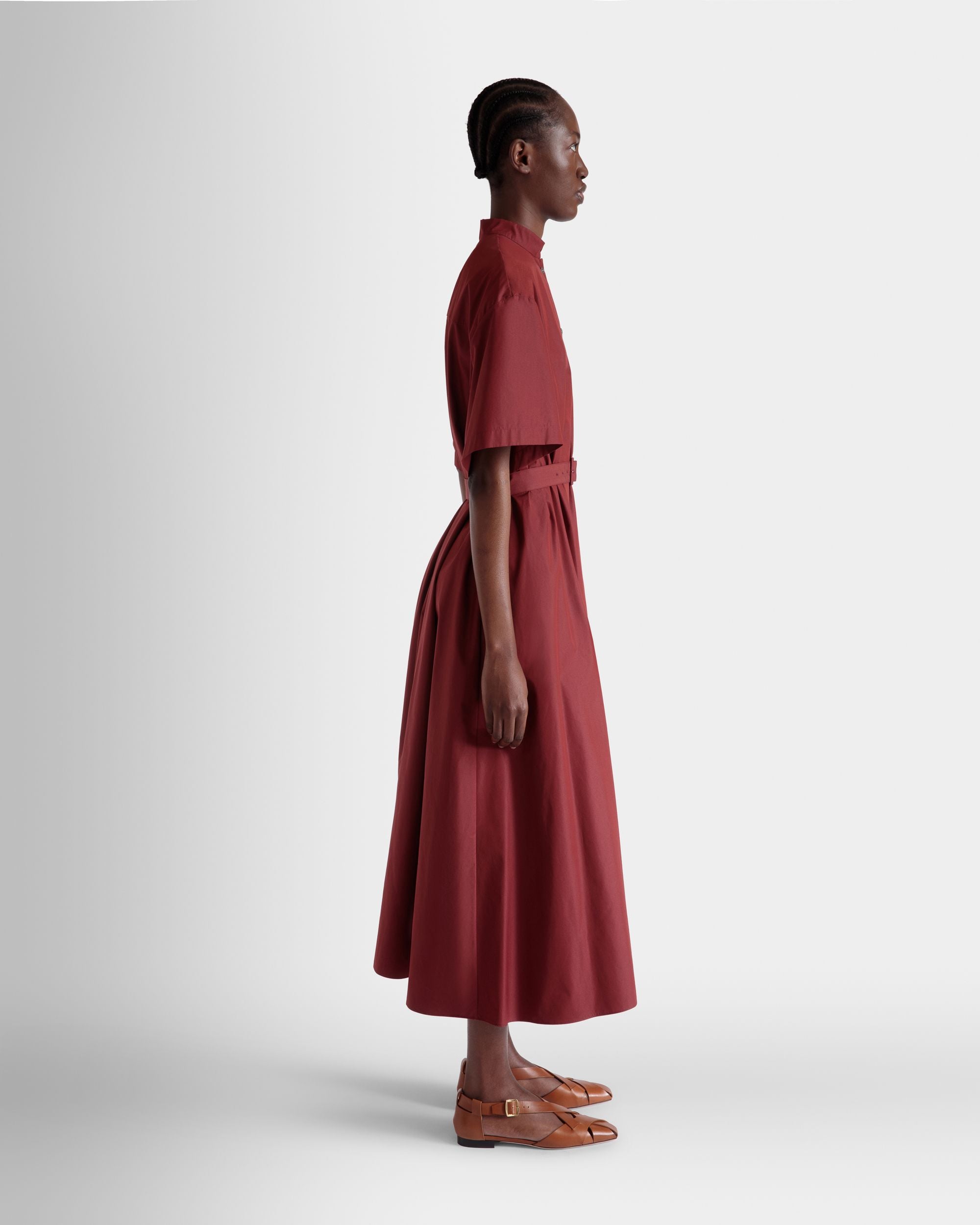 Bally Global - Vestido De Popelina De Mezcla De Algodón Heritage Red Con Cinturón - Burdeos