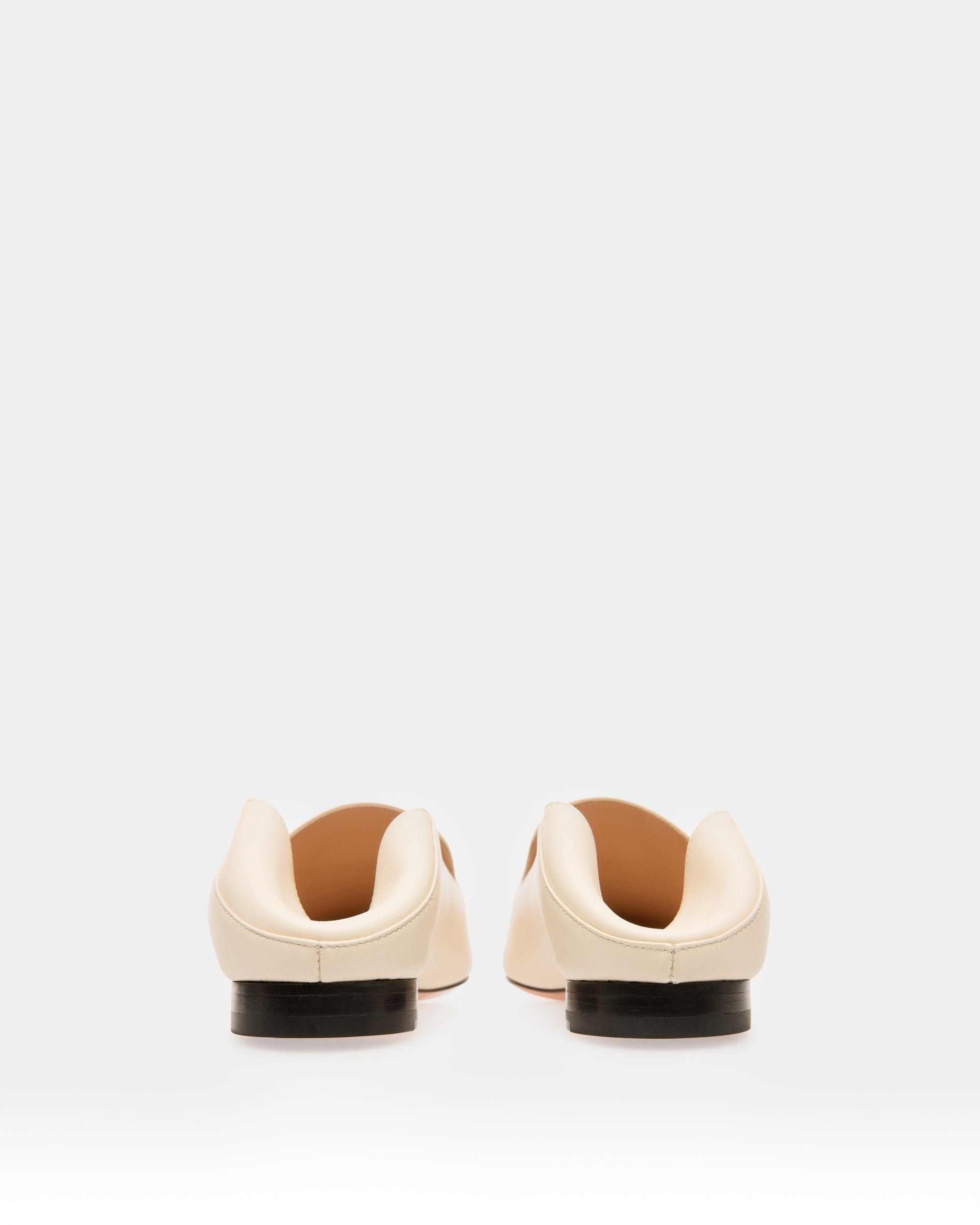 Bally Global - Ellah Flat Mocasines En Piel De Color Crema - Blanco