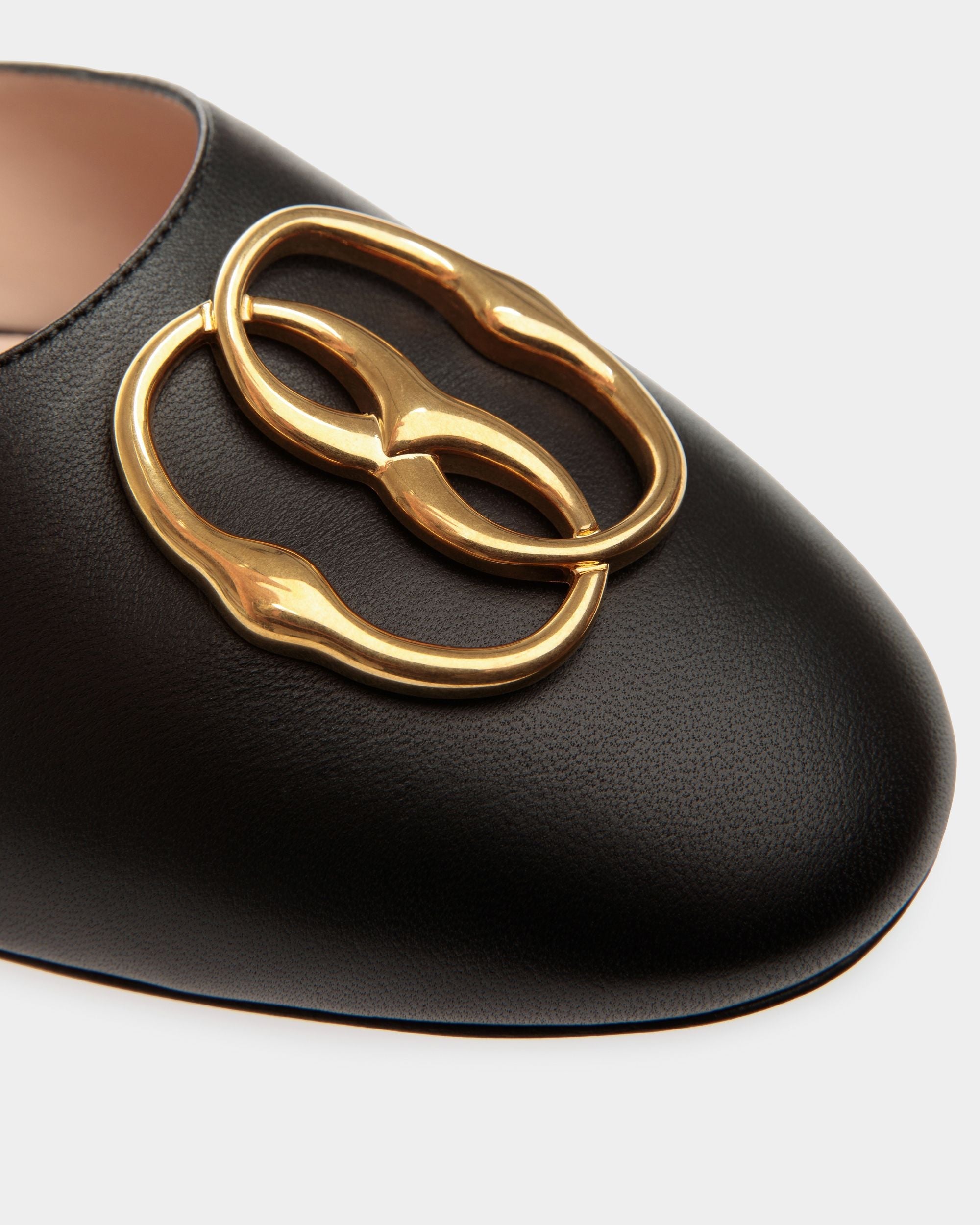 Bally Global - Slippers Emblem De Piel En Negro - Negro
