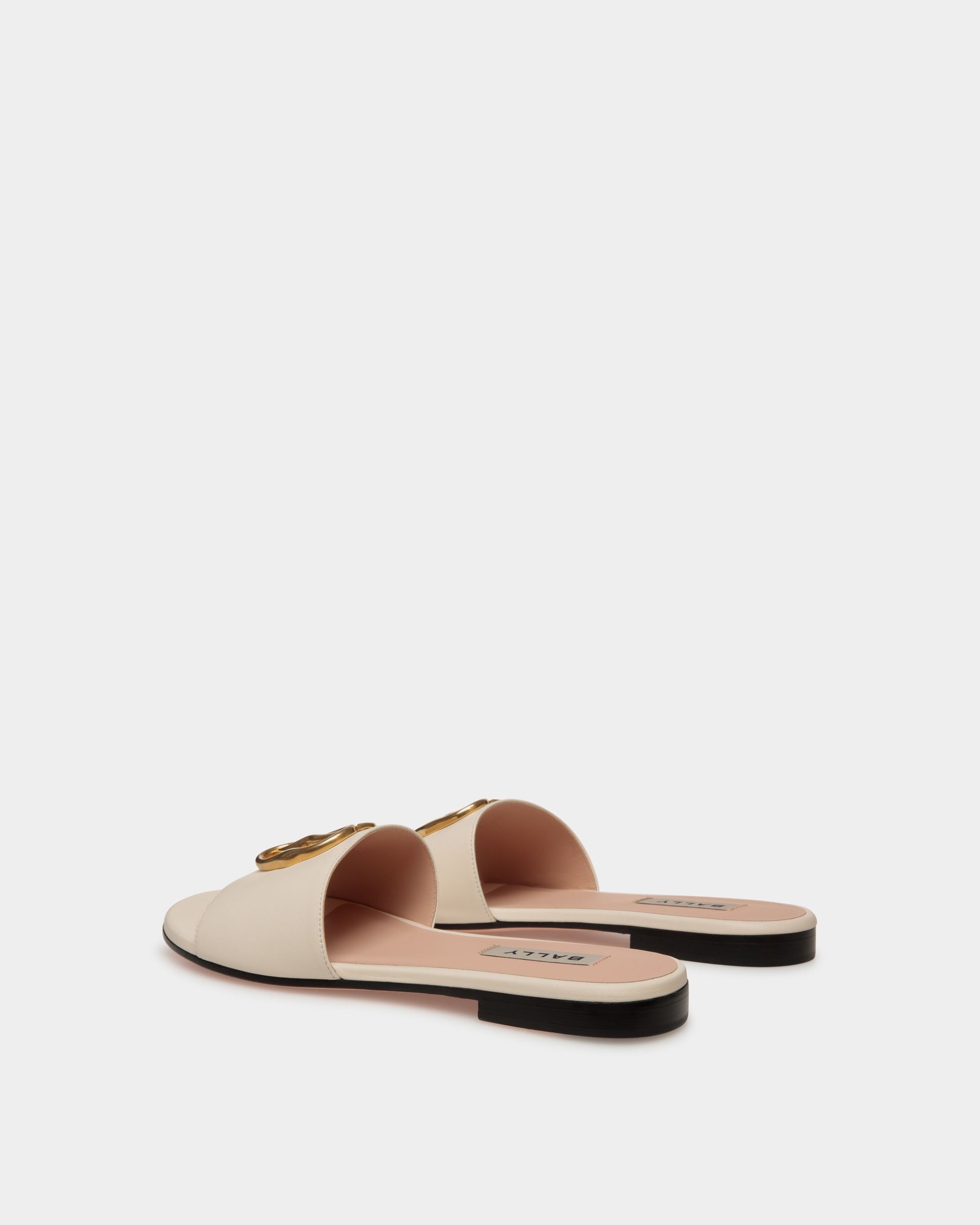 Bally Global - Mule Emblem À Talon Plat En Nappa Noir - Blanc