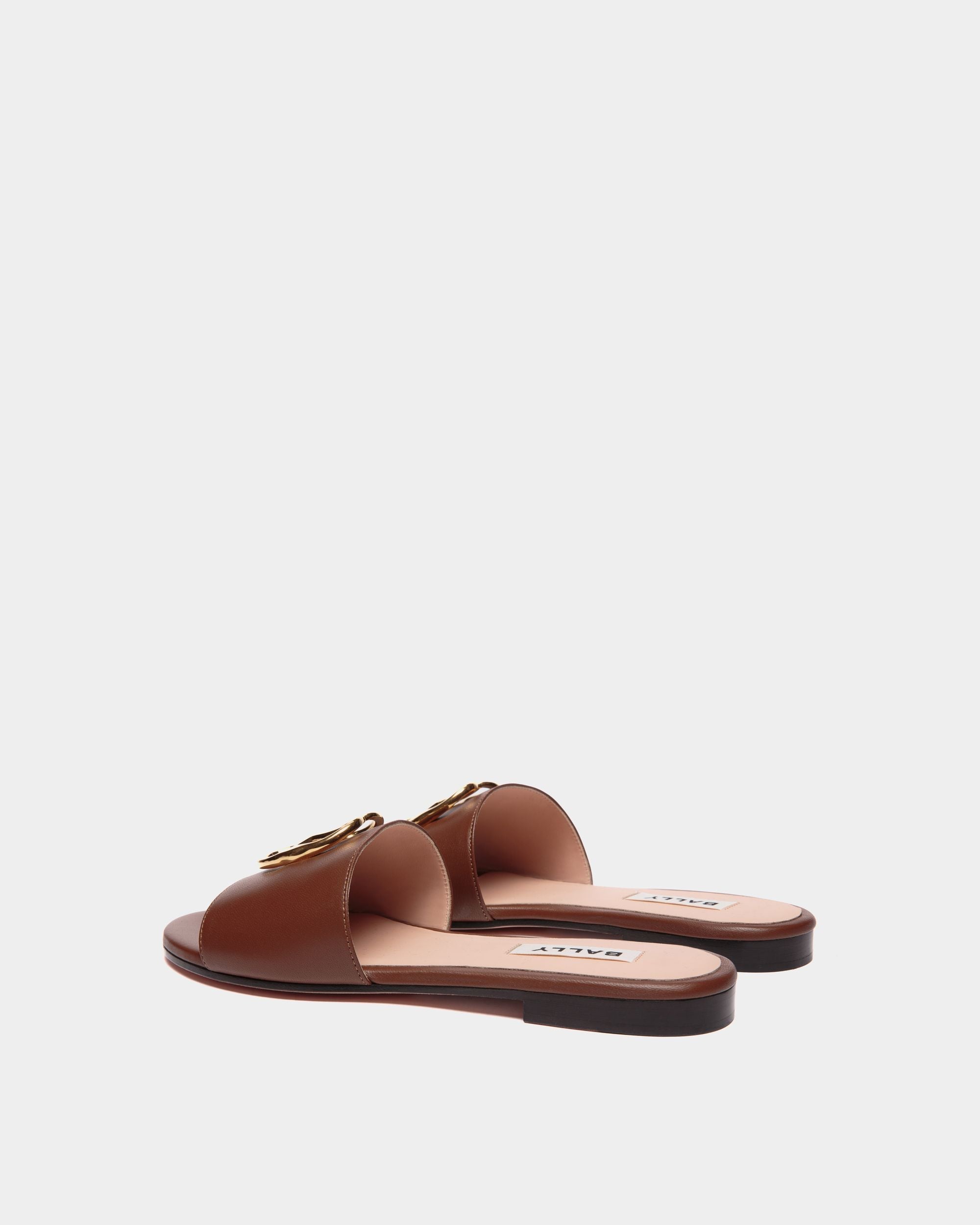 Bally Global - Mule Emblem À Talon Plat En Cuir Nappa Marron - Marron