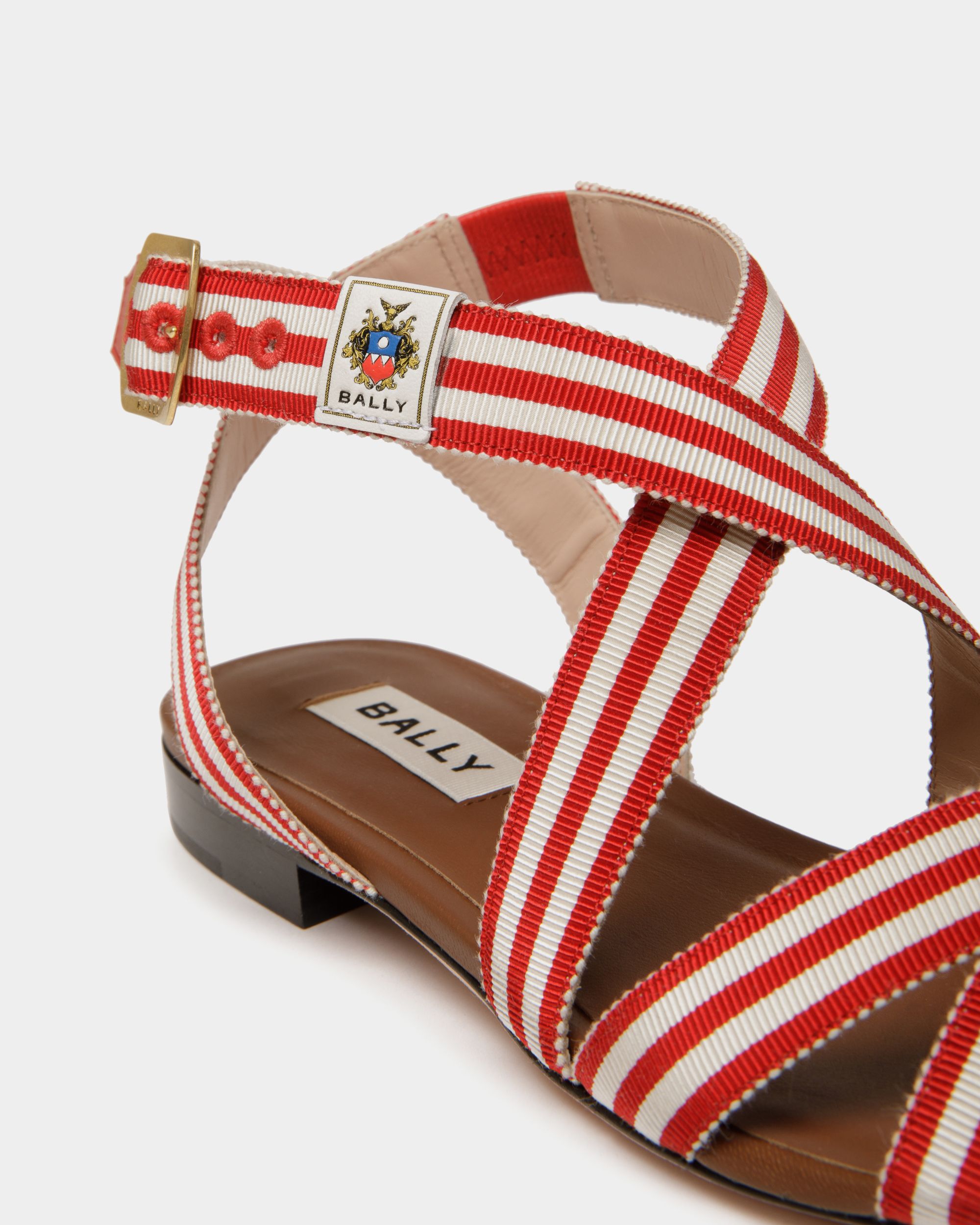 Bally Global - Sandalia Plana Sylt De Tela Roja - Rojo