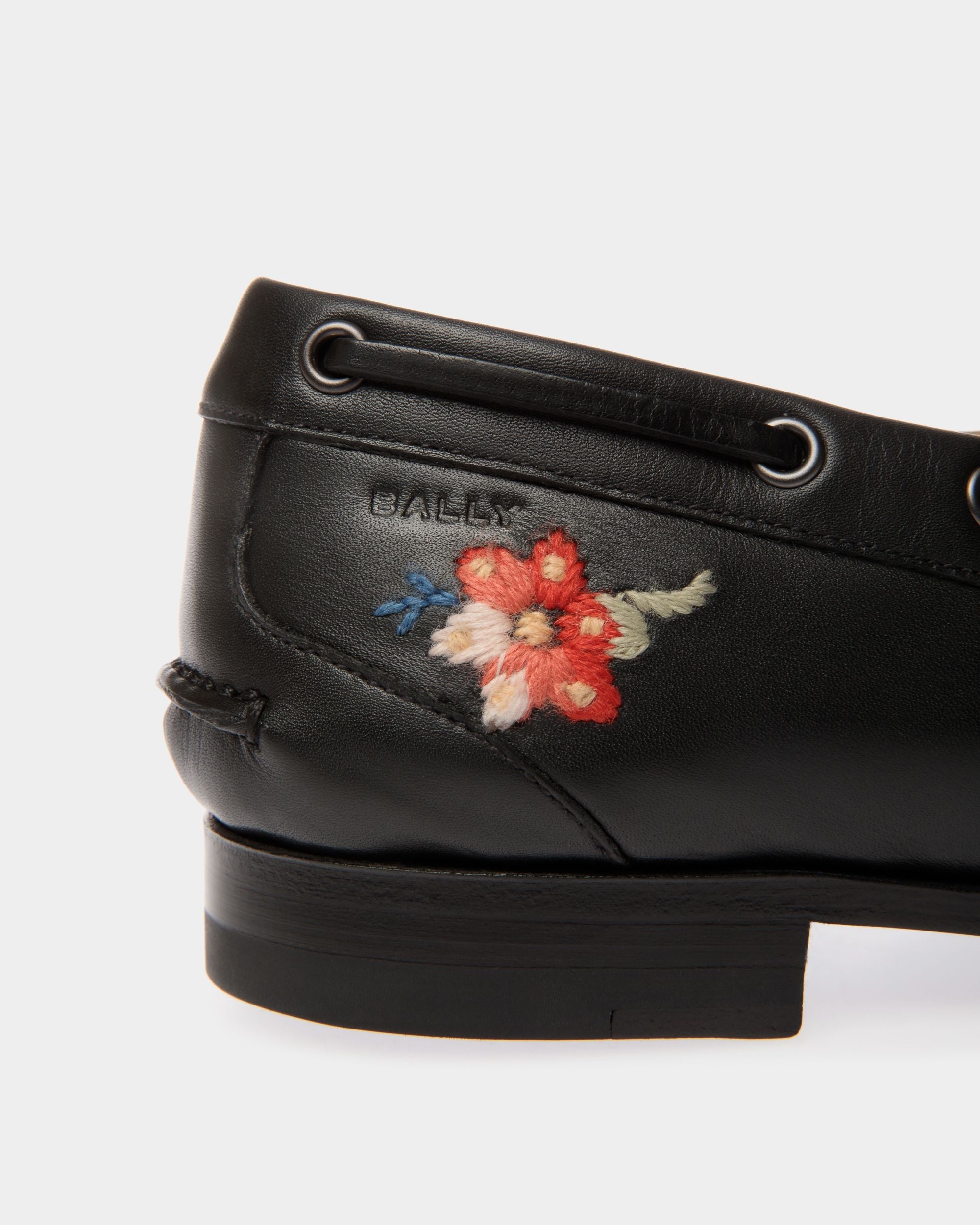 Bally Global - Mocassin En Cuir Noir De La Capsule Winter Avec Motif Alpine Flowers - Noir