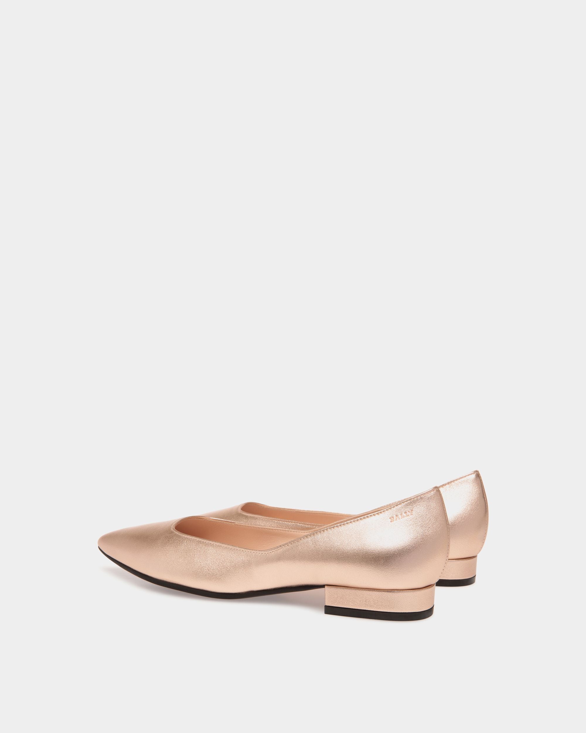 Bally Global - Zapato De Salón De Piel Laminada Oro - Oro