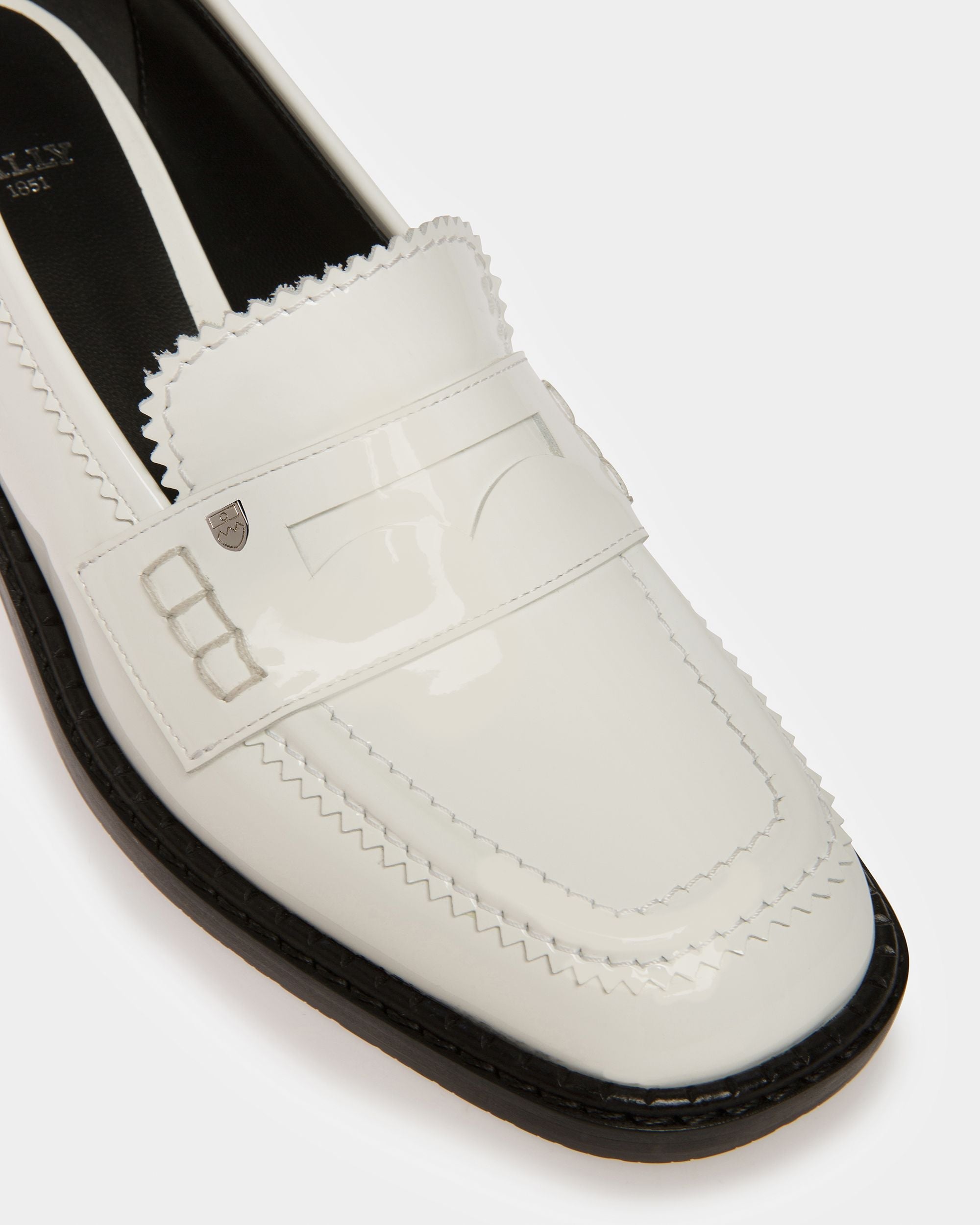 Bally Global - Elly Mocasines De Piel En Blanco - Blanco