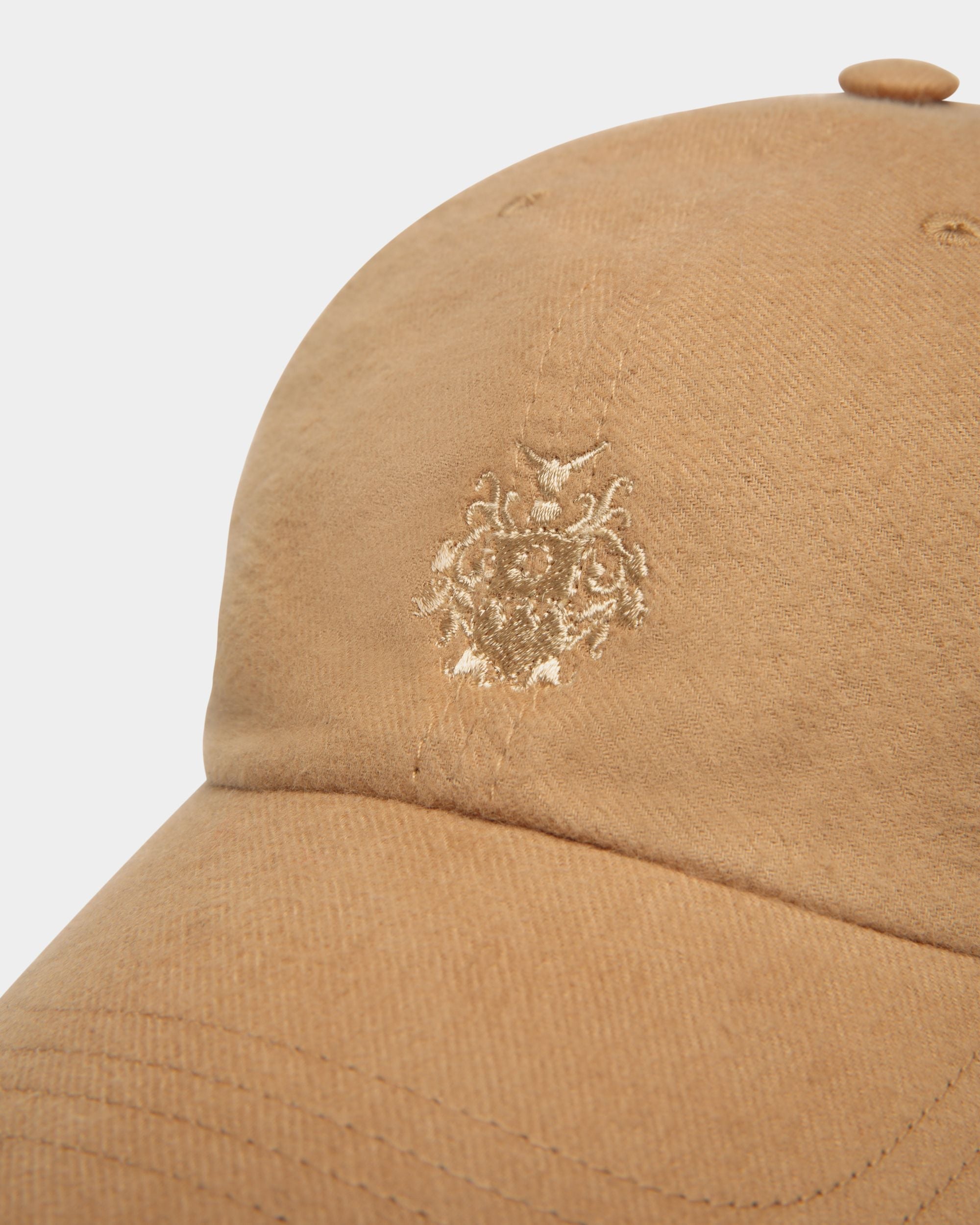 Bally Global - Gorra Con Logotipo Bally Crest De Algodón Cámel - Beige