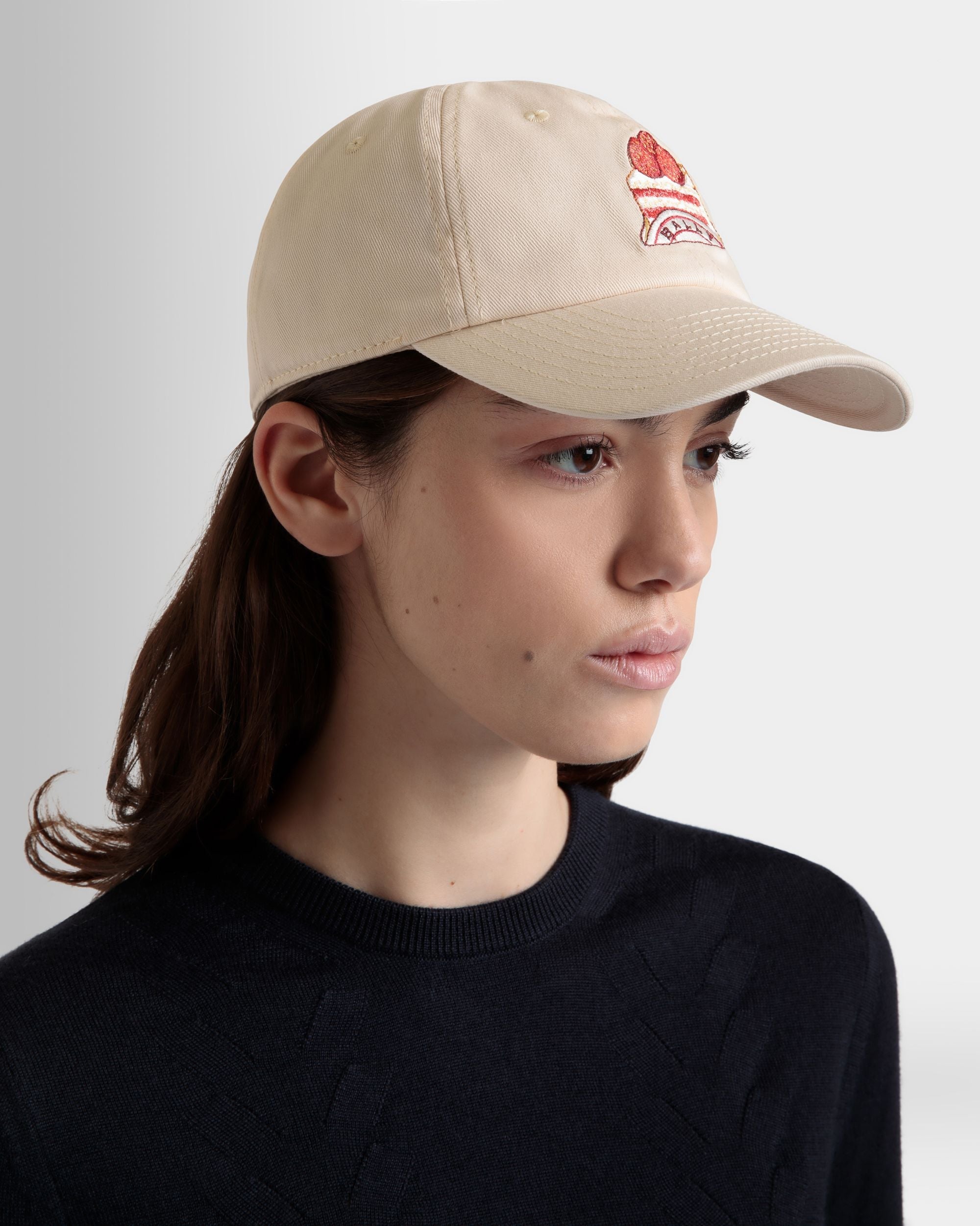 Bally Global - Baseball Hat in Natural Cotton with Bally Cake Embroidery - White