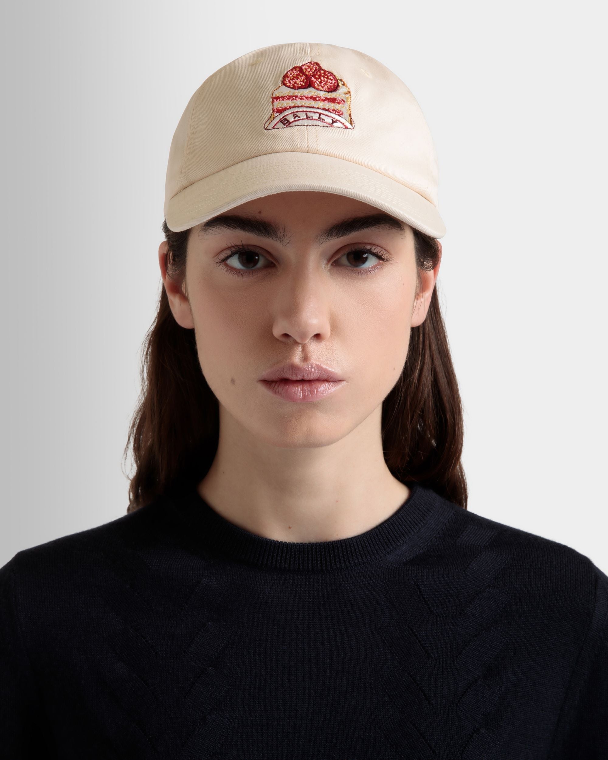 Bally Global - Baseball Hat in Natural Cotton with Bally Cake Embroidery - White