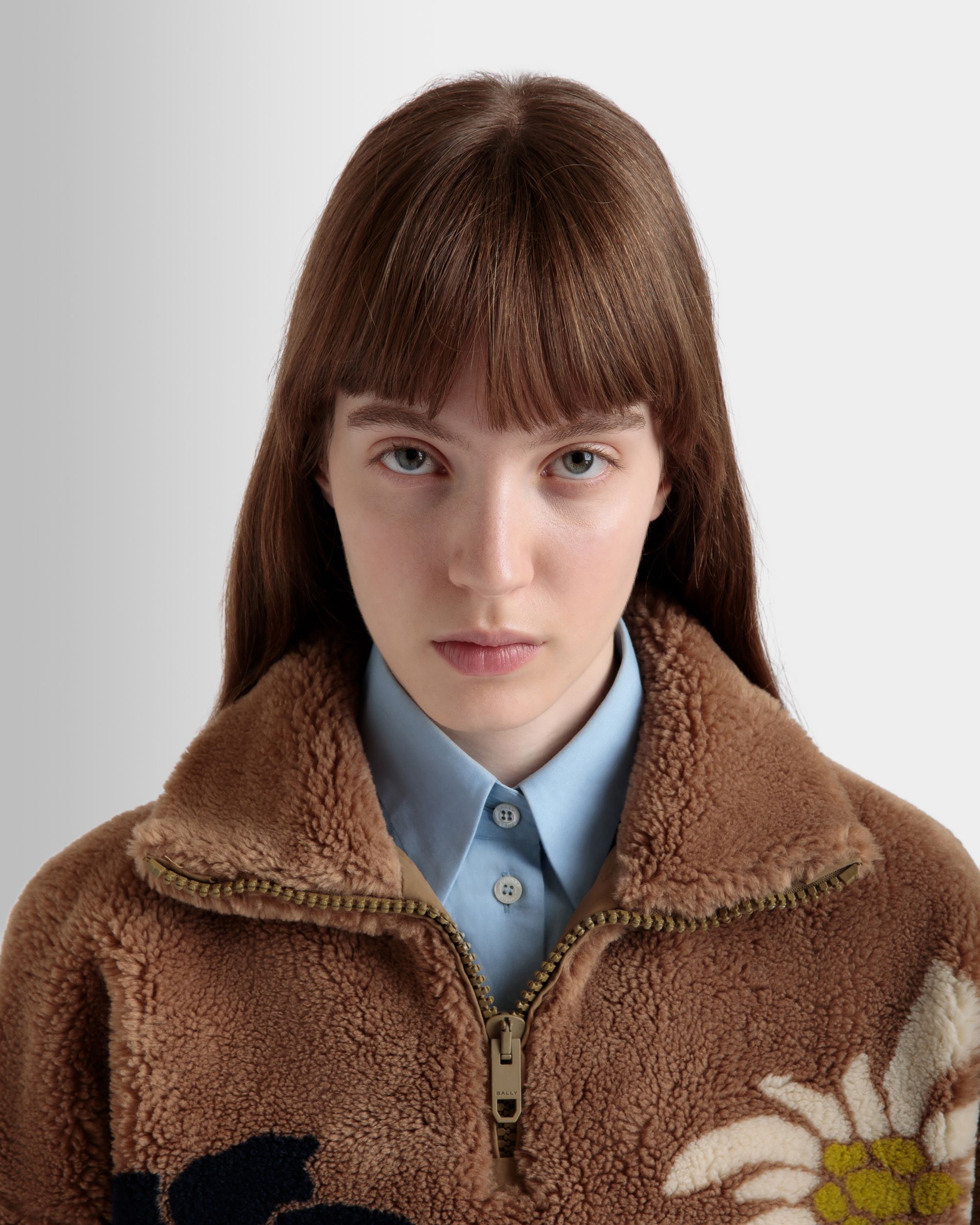 Bally Global - Sweat-Shirt À Glissière Courte De La Capsule D’hiver En Molleton Camel Orné De Fleurs Des Alpes - Beige