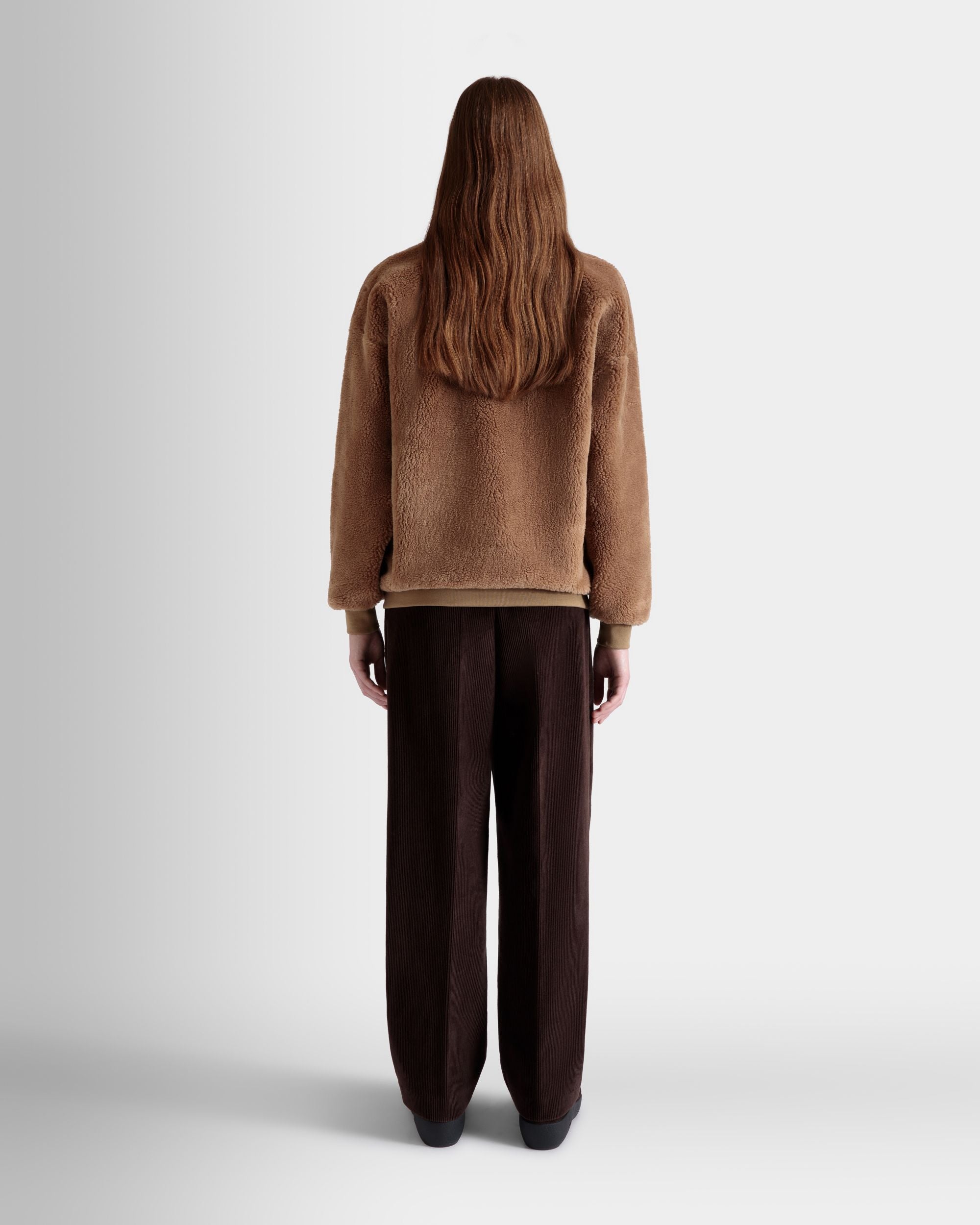 Bally Global - Sweat-Shirt À Glissière Courte De La Capsule D’hiver En Molleton Camel Orné De Fleurs Des Alpes - Beige