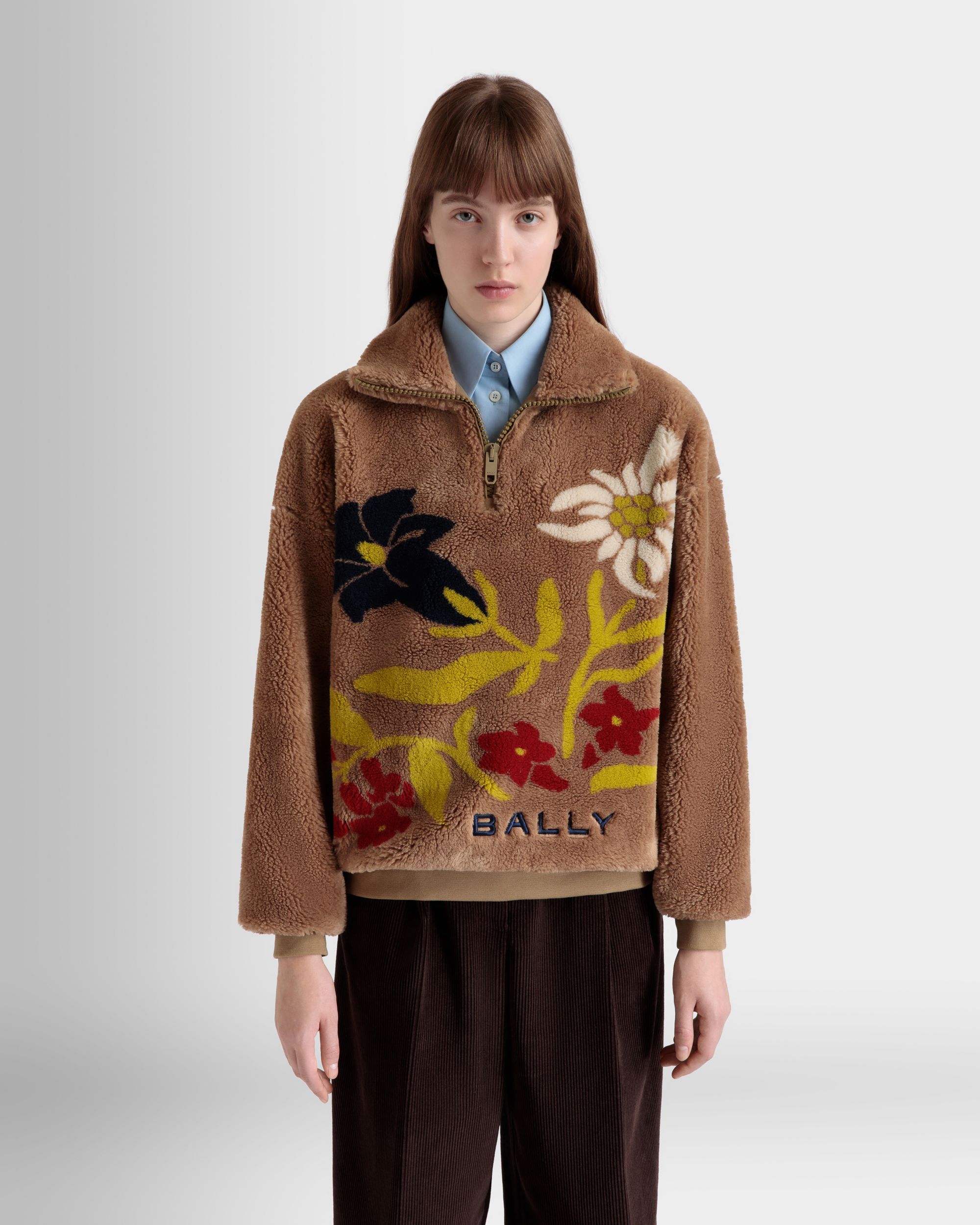 Bally Global - Sweat-Shirt À Glissière Courte De La Capsule D’hiver En Molleton Camel Orné De Fleurs Des Alpes - Beige