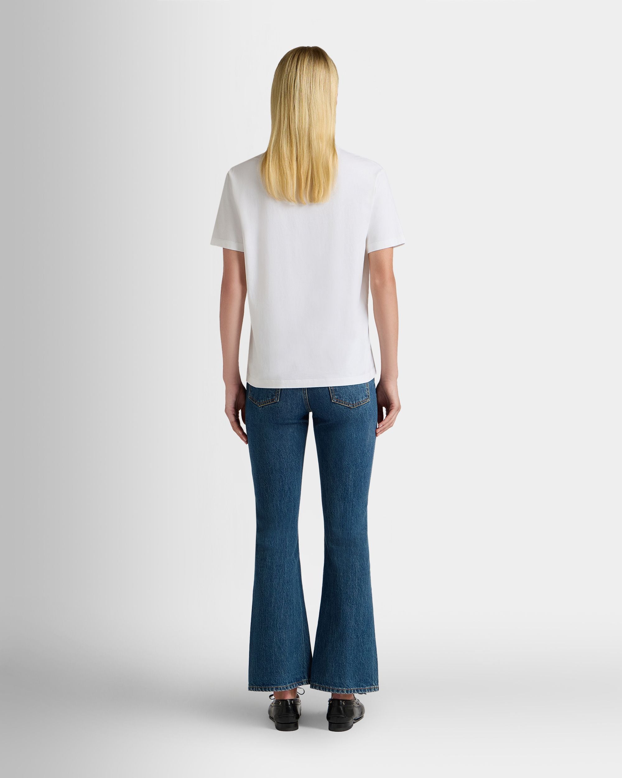 Bally Global - T-Shirt in White Cotton With a Bally Crest - White