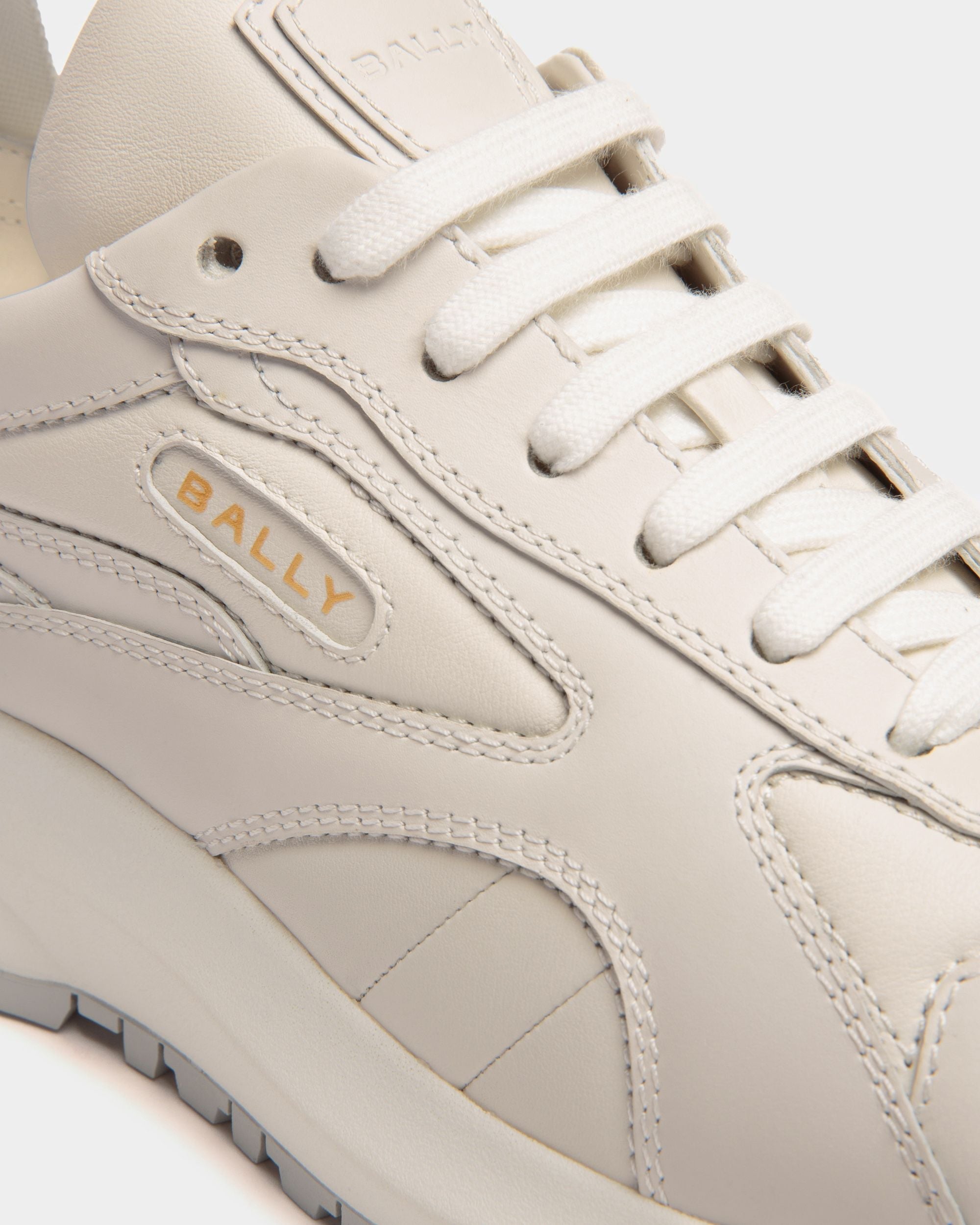 Bally Global - Zapatilla Outline De Piel En Blanco - Blanco