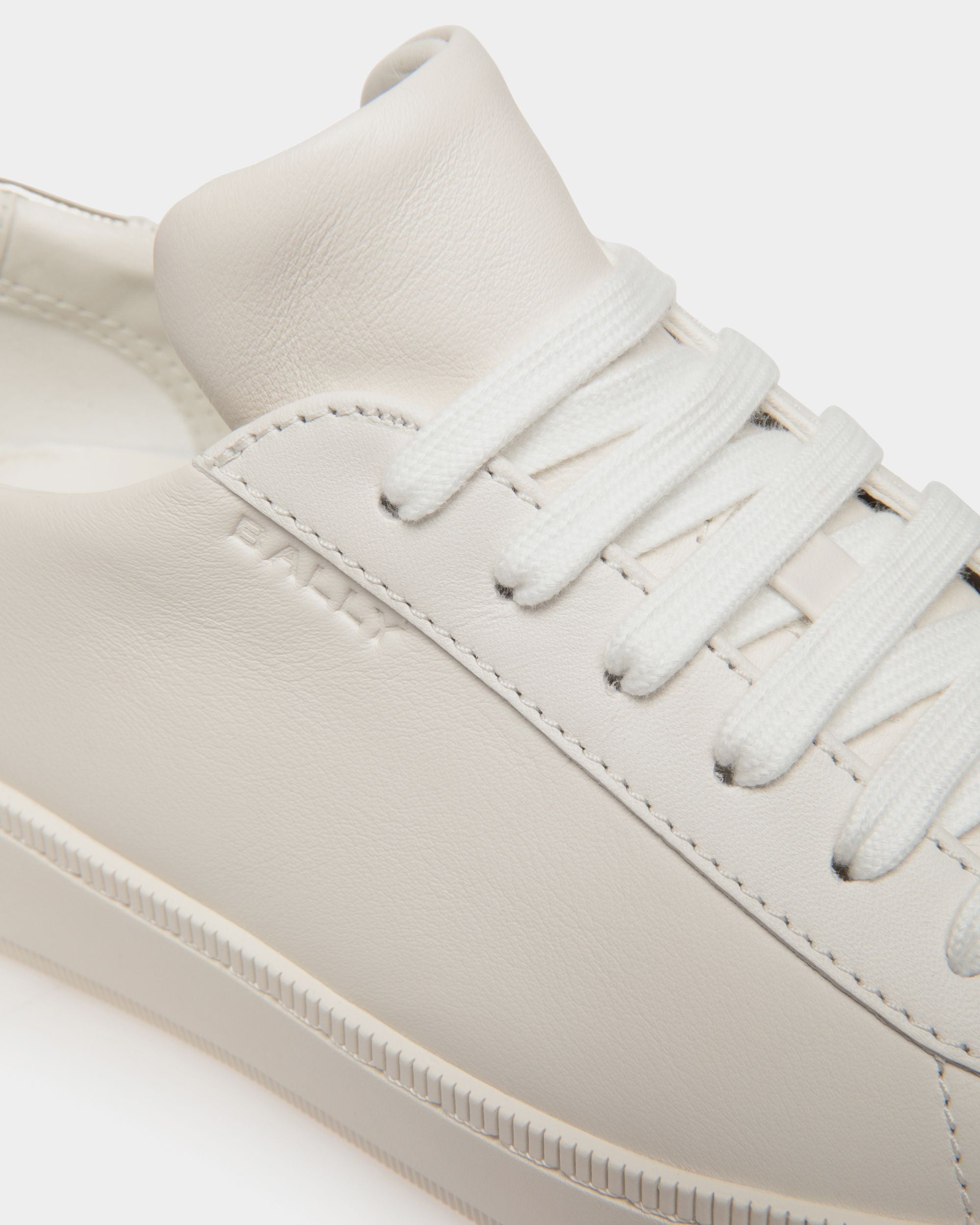 Bally Global - Raise Sneaker In White And Gold Leather - White