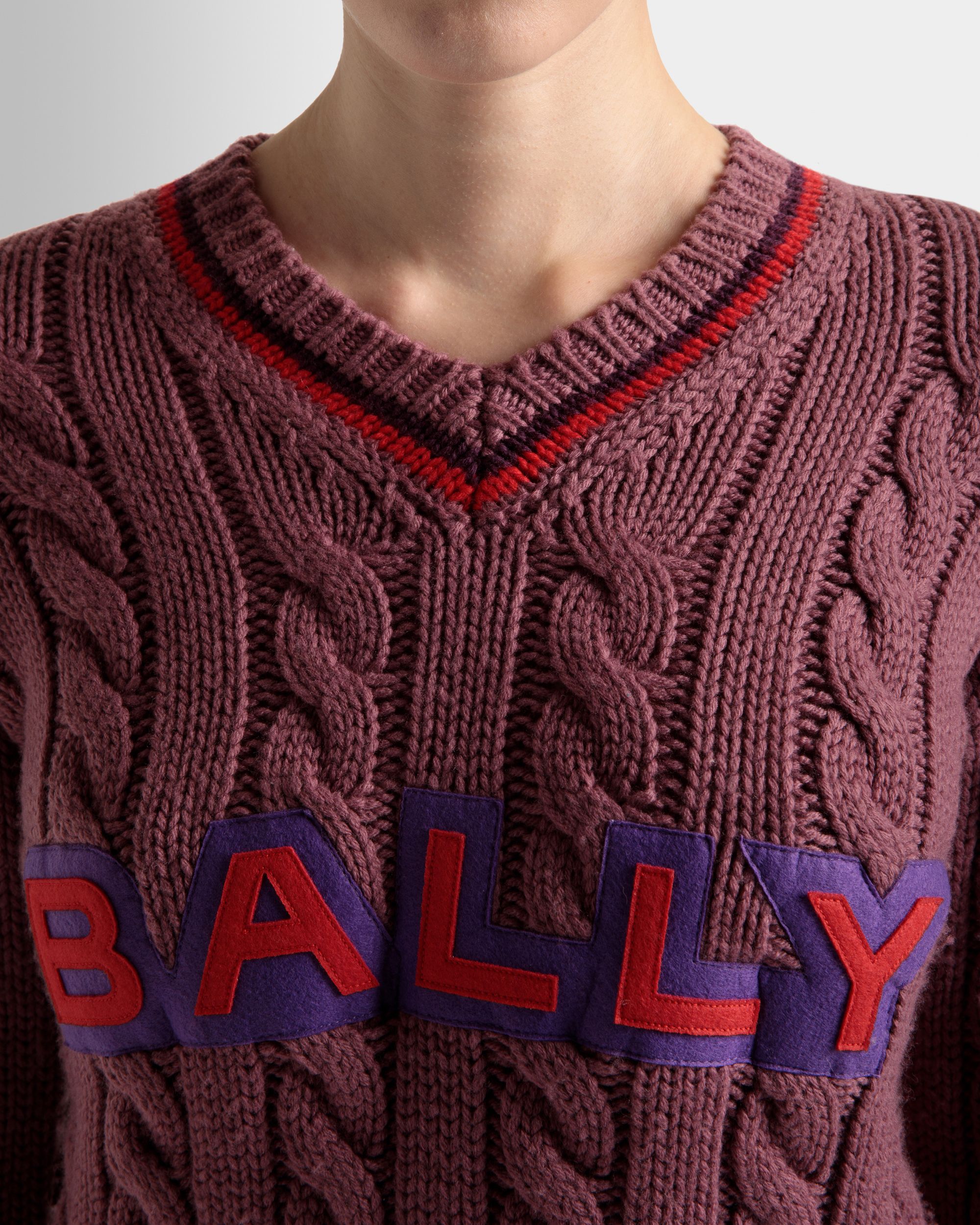 Bally Global - V-Neck Sweater In Light Pink Wool - Violet
