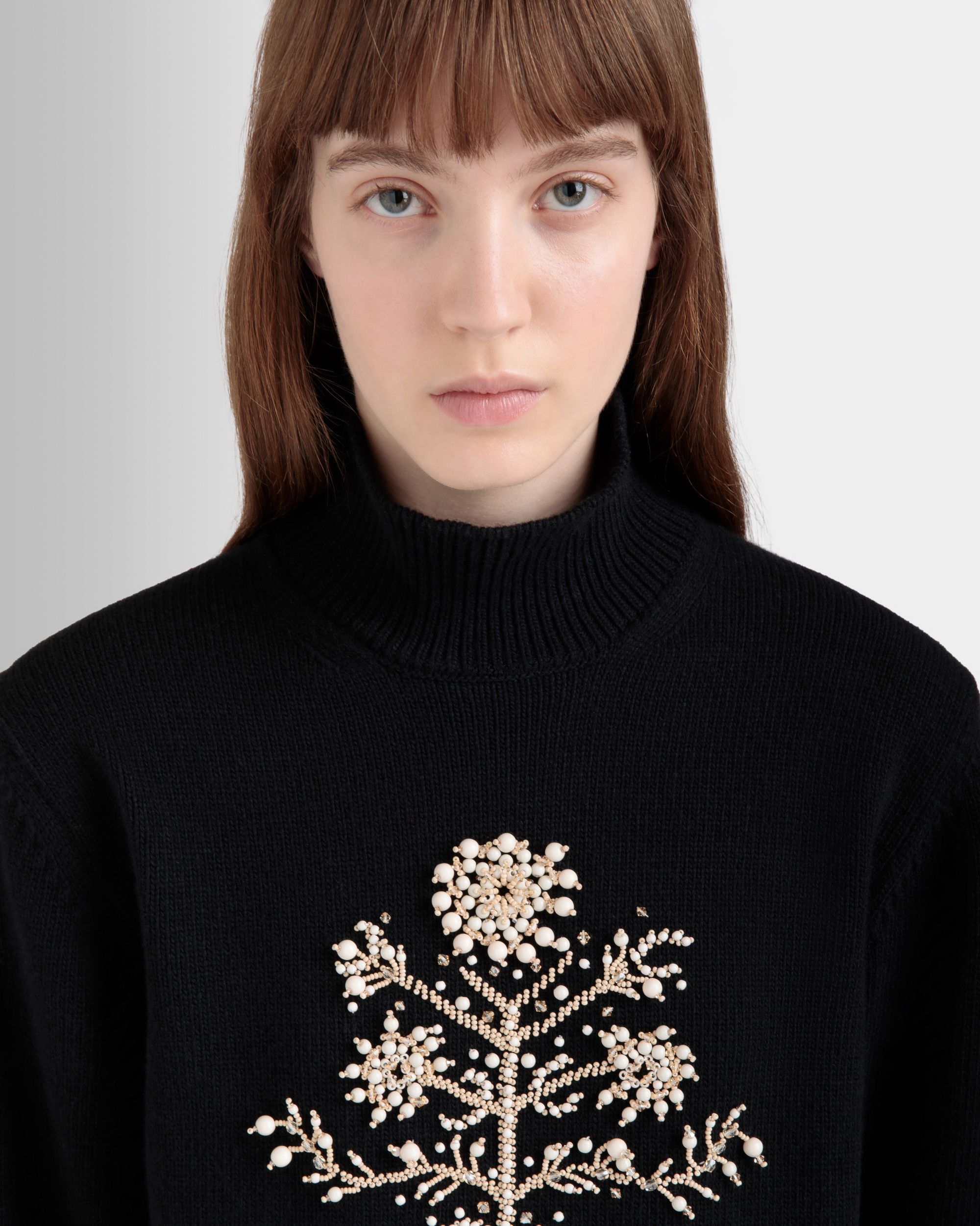 Bally Global - Pull À Col Roulé De La Capsule D’hiver En Laine Noire Orné D’une Fleur Heritage - Noir