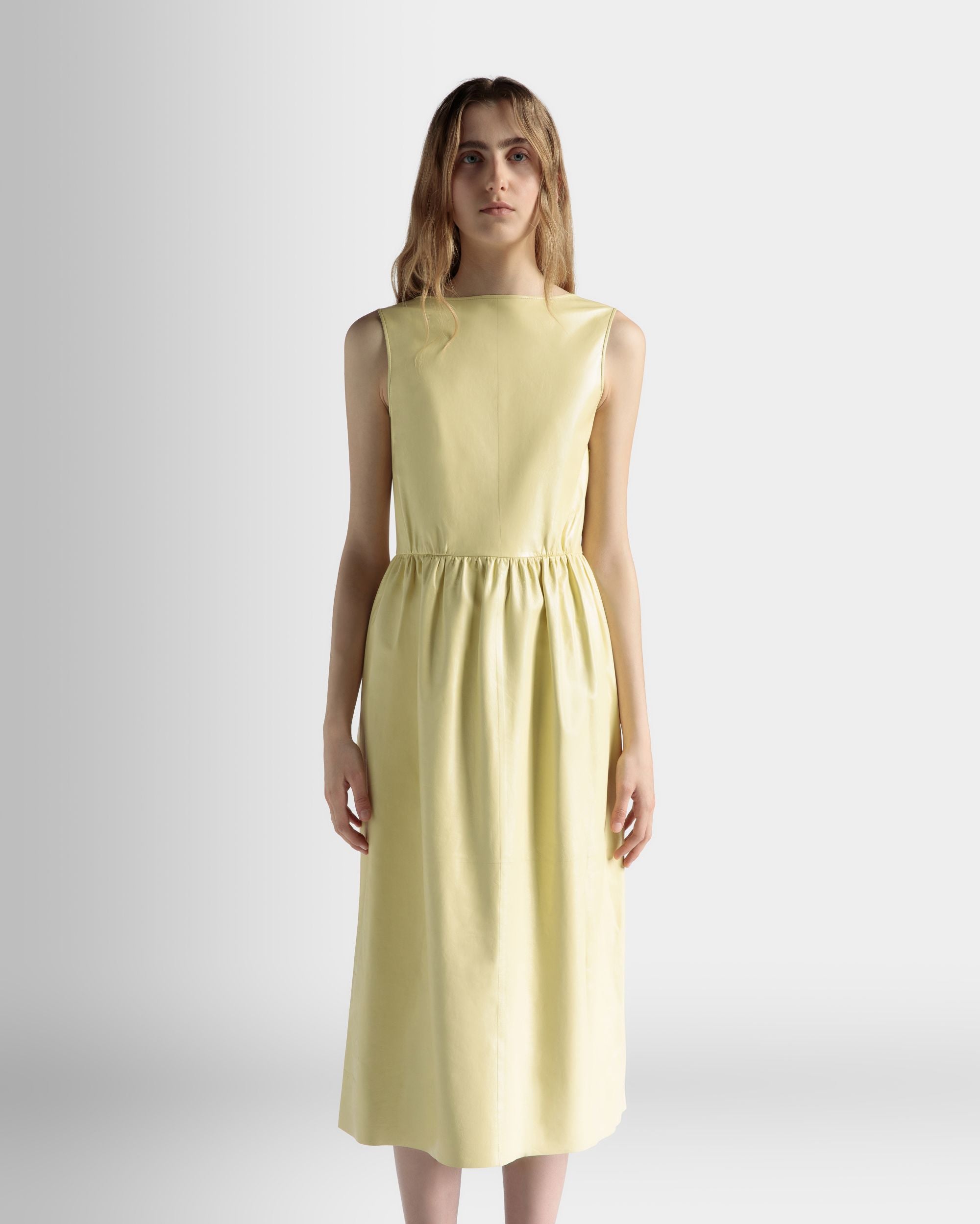 Bally Global - Robe Midi Sans Manches En Cuir Vanana Yellow - Jaune