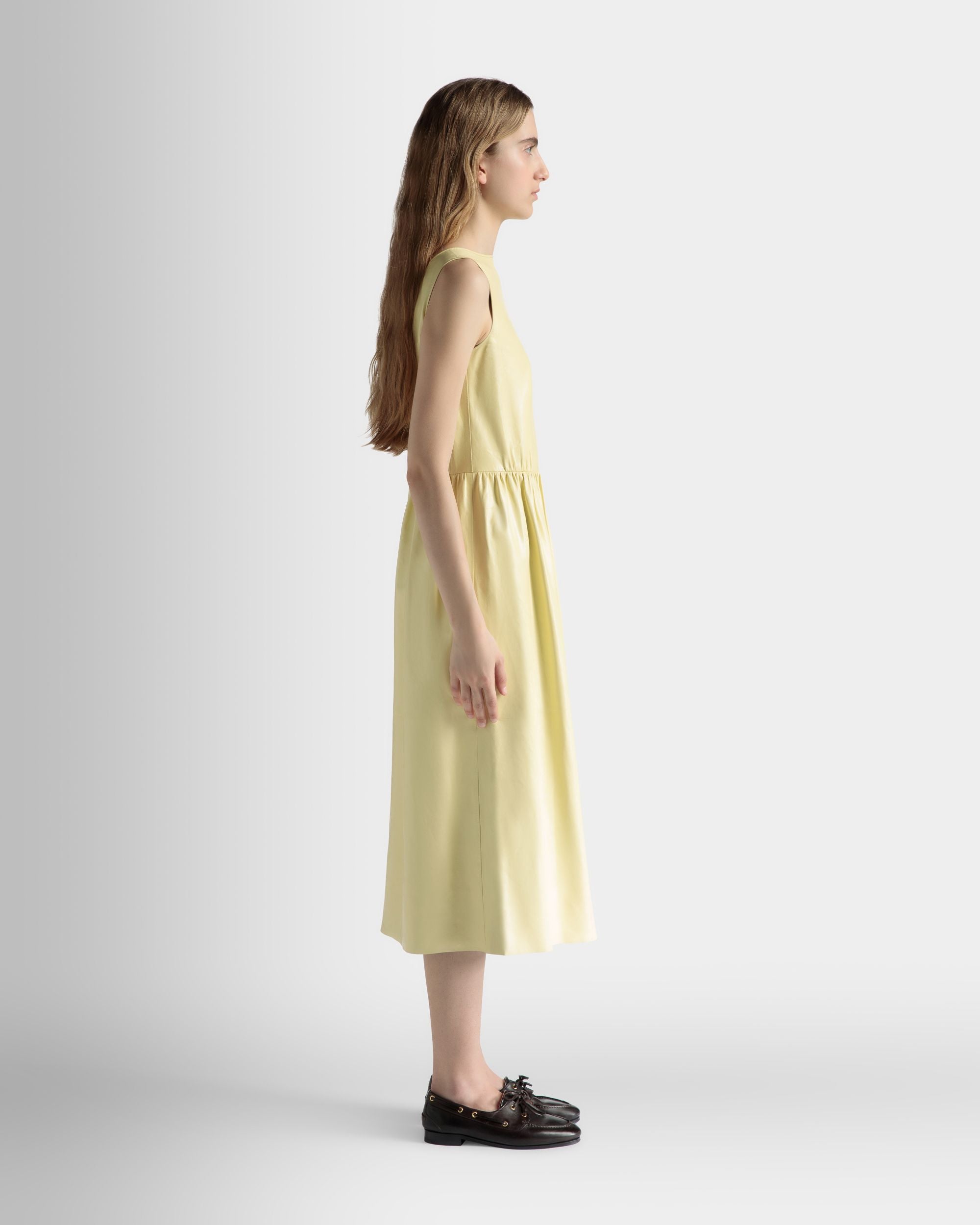 Bally Global - Robe Midi Sans Manches En Cuir Vanana Yellow - Jaune