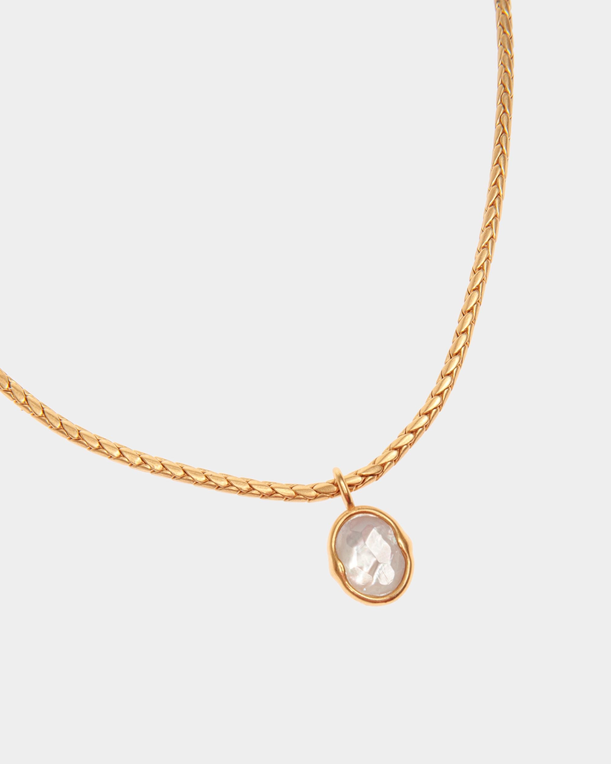 Bally Global - Frame Outline Necklace With A Snake Chain - Dorado