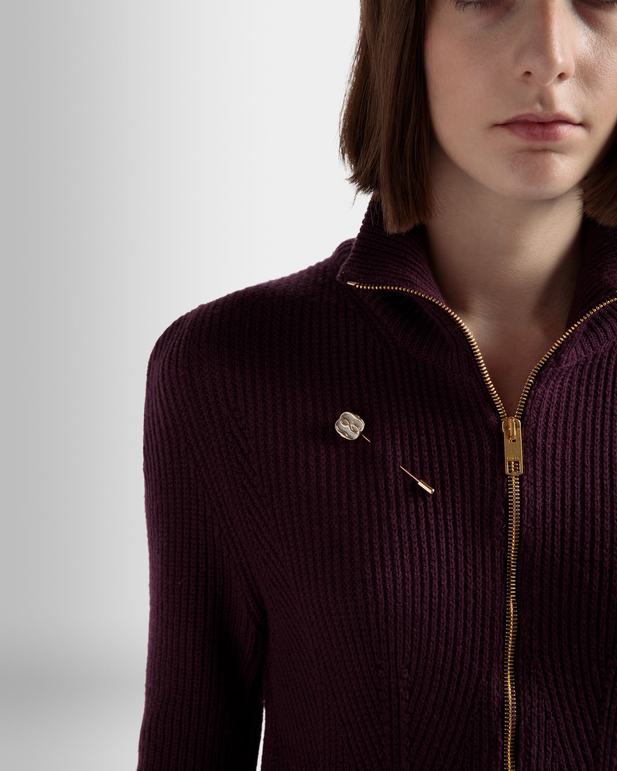 Bally Global - Emblem Pin In Hammered Gold - Gold