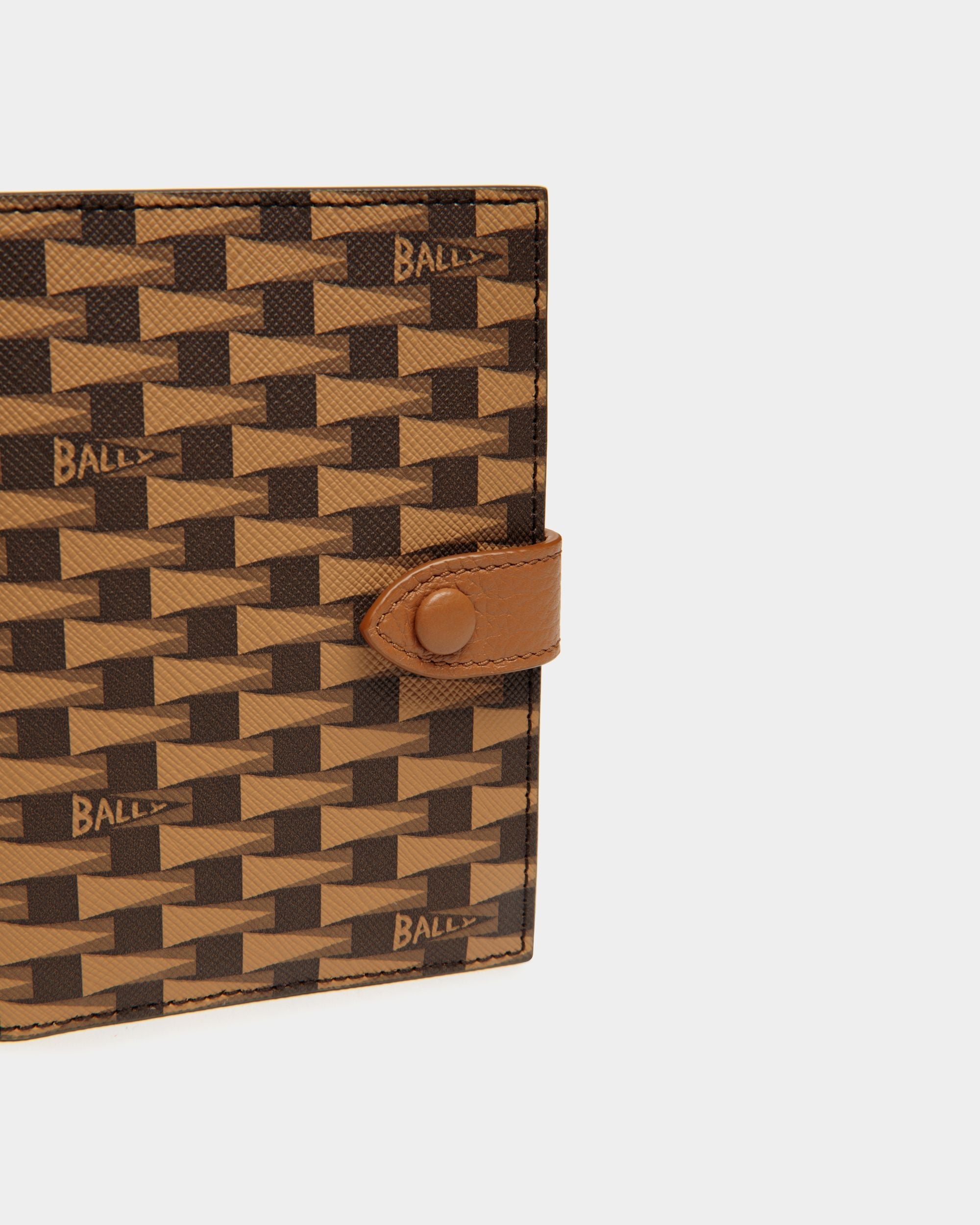 Bally Global - Cartera De Viaje Pennant En TPU Desert - Marrón