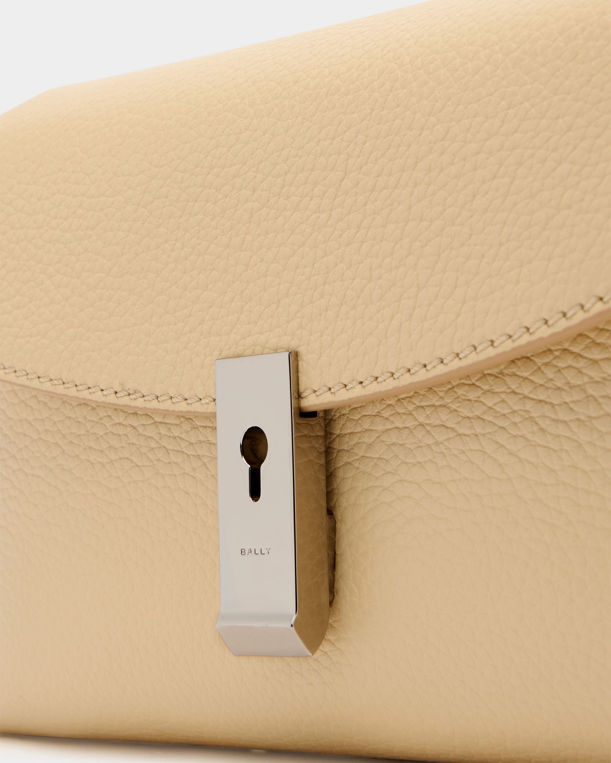 Bally Global - Minibolso Multiusos Lock Me De Piel Granulada Ginger - Beige