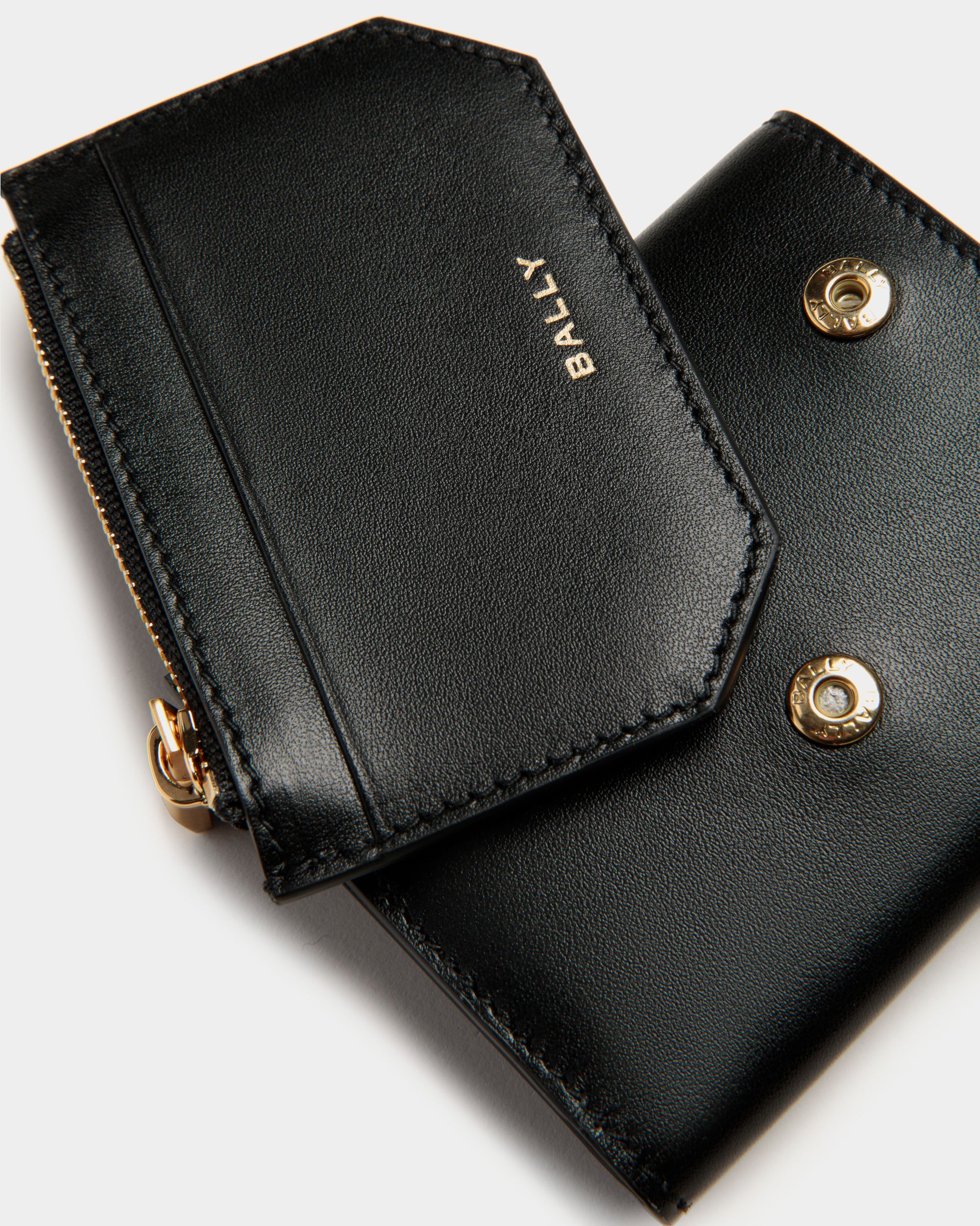 Bally Global - Emblem Wallet In Black Leather - Black