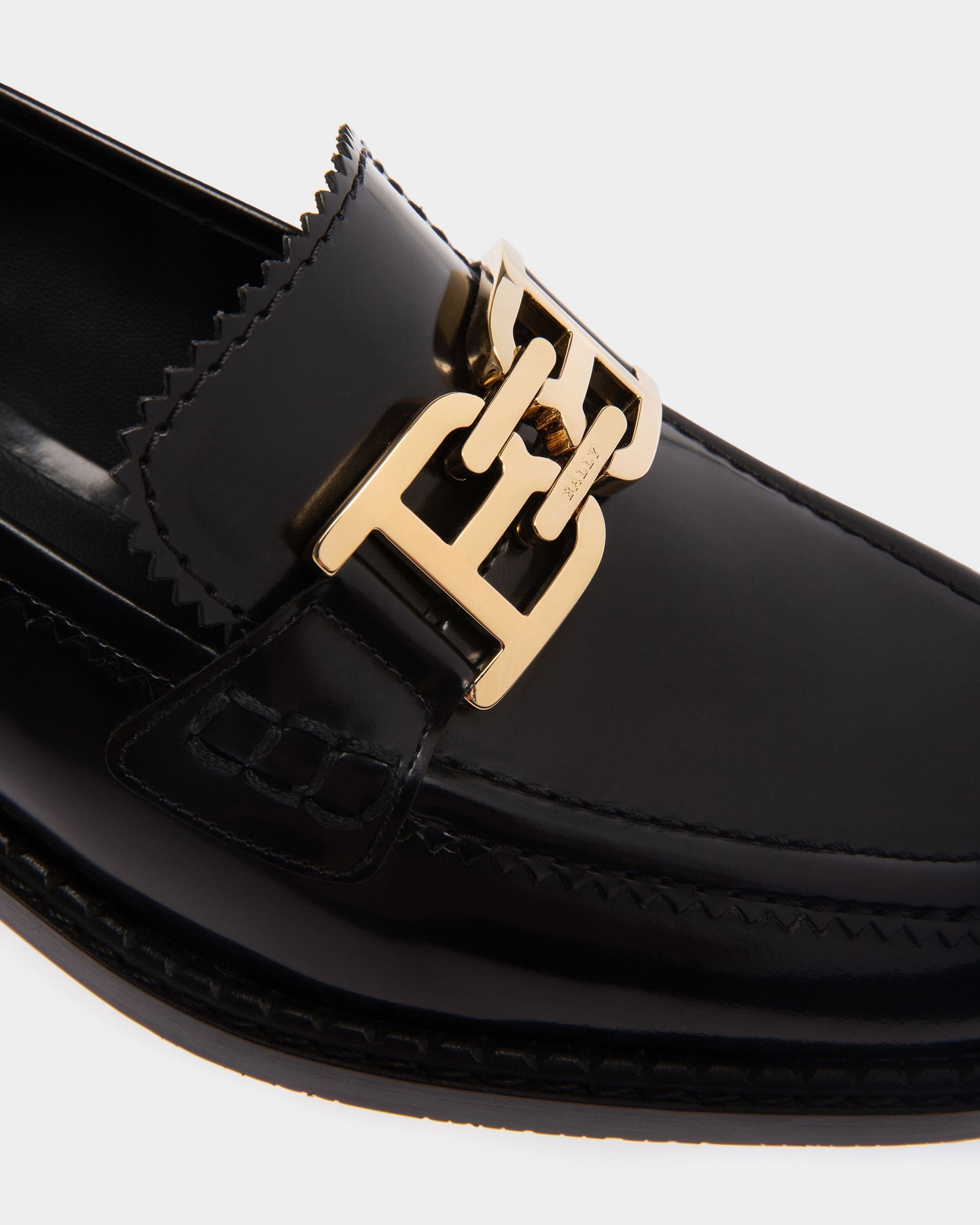 Bally Global - Ellyane Leather Mocassins In Black - Negro