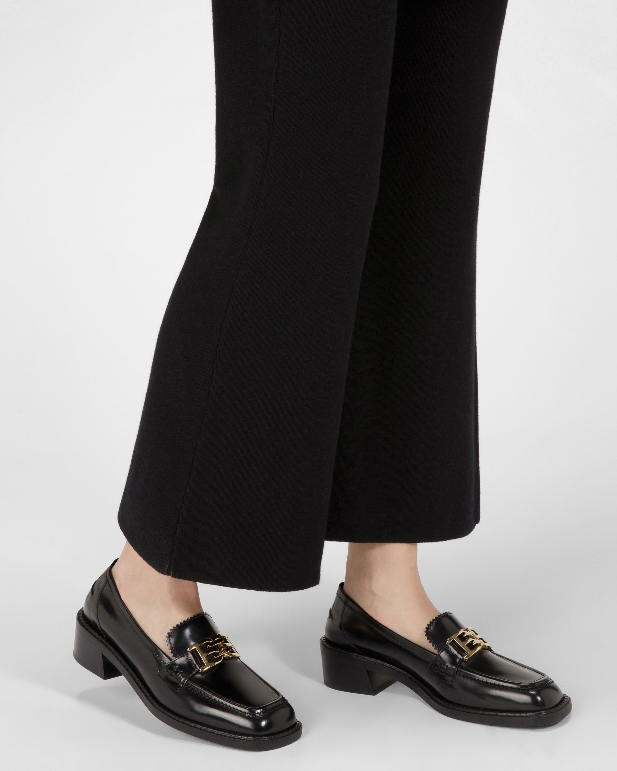 Bally Global - Ellyane Leather Mocassins In Black - Negro